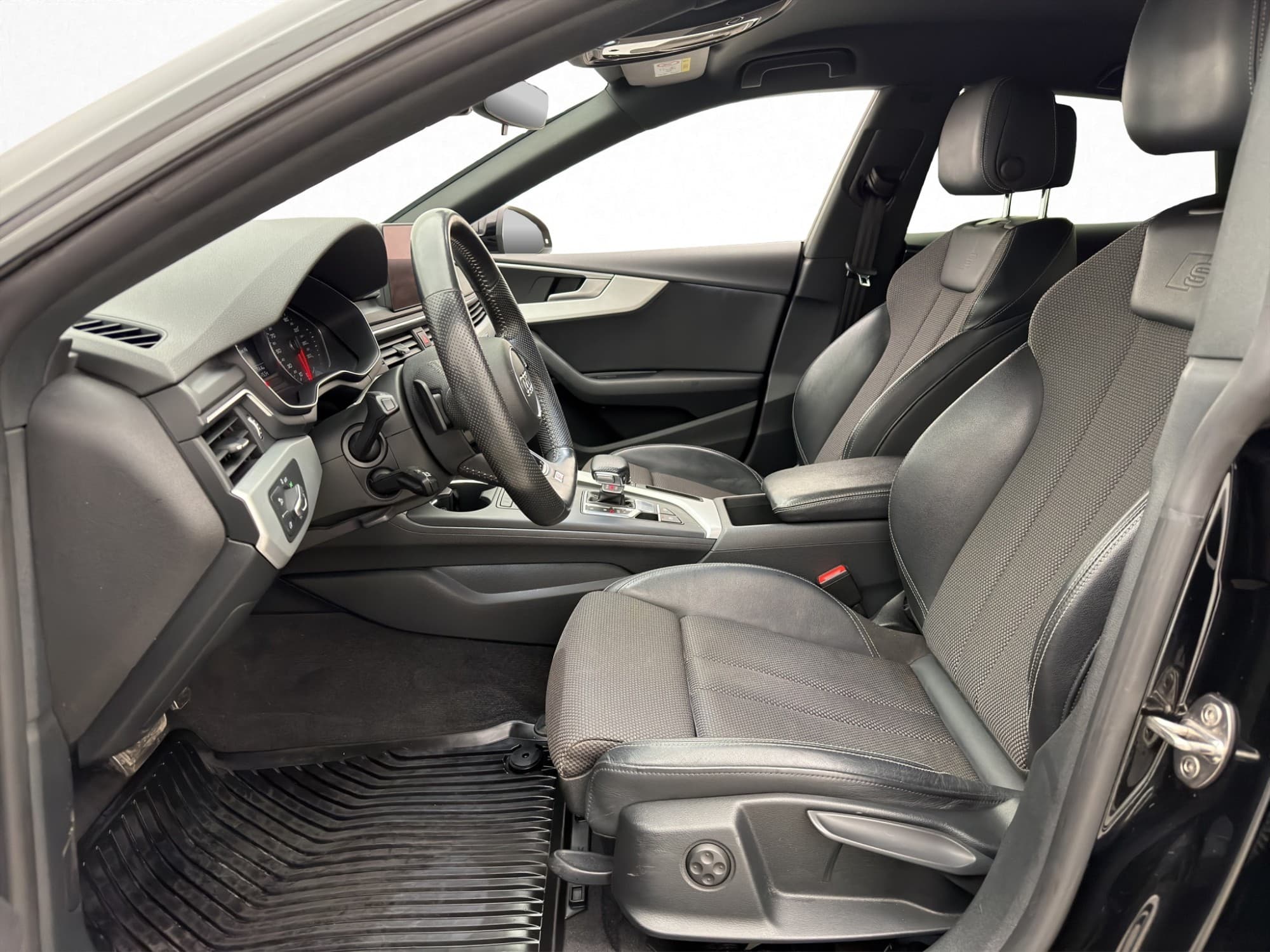 Audi A5 45 TFSI 245hk quattro S Line Värmare Keyless Drag