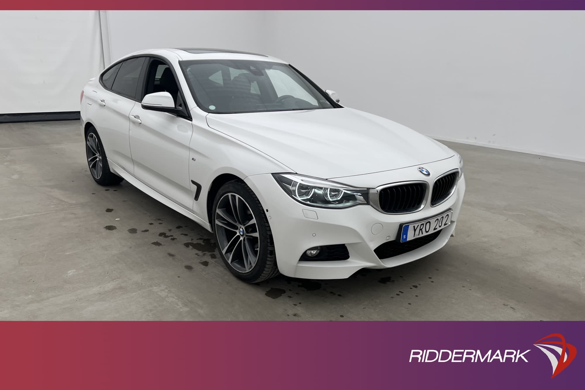 BMW 330 i xDrive GT 252hk M Sport Pano HUD Surround HiFi GPS