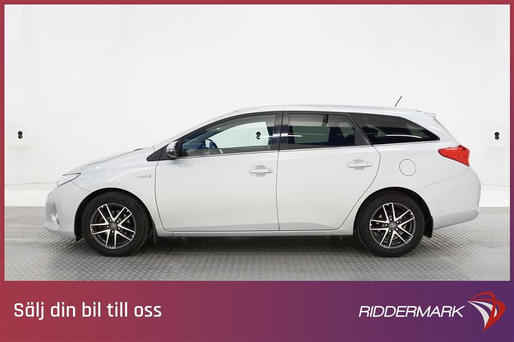 Toyota Auris 1.8 HSD Touring  99hk