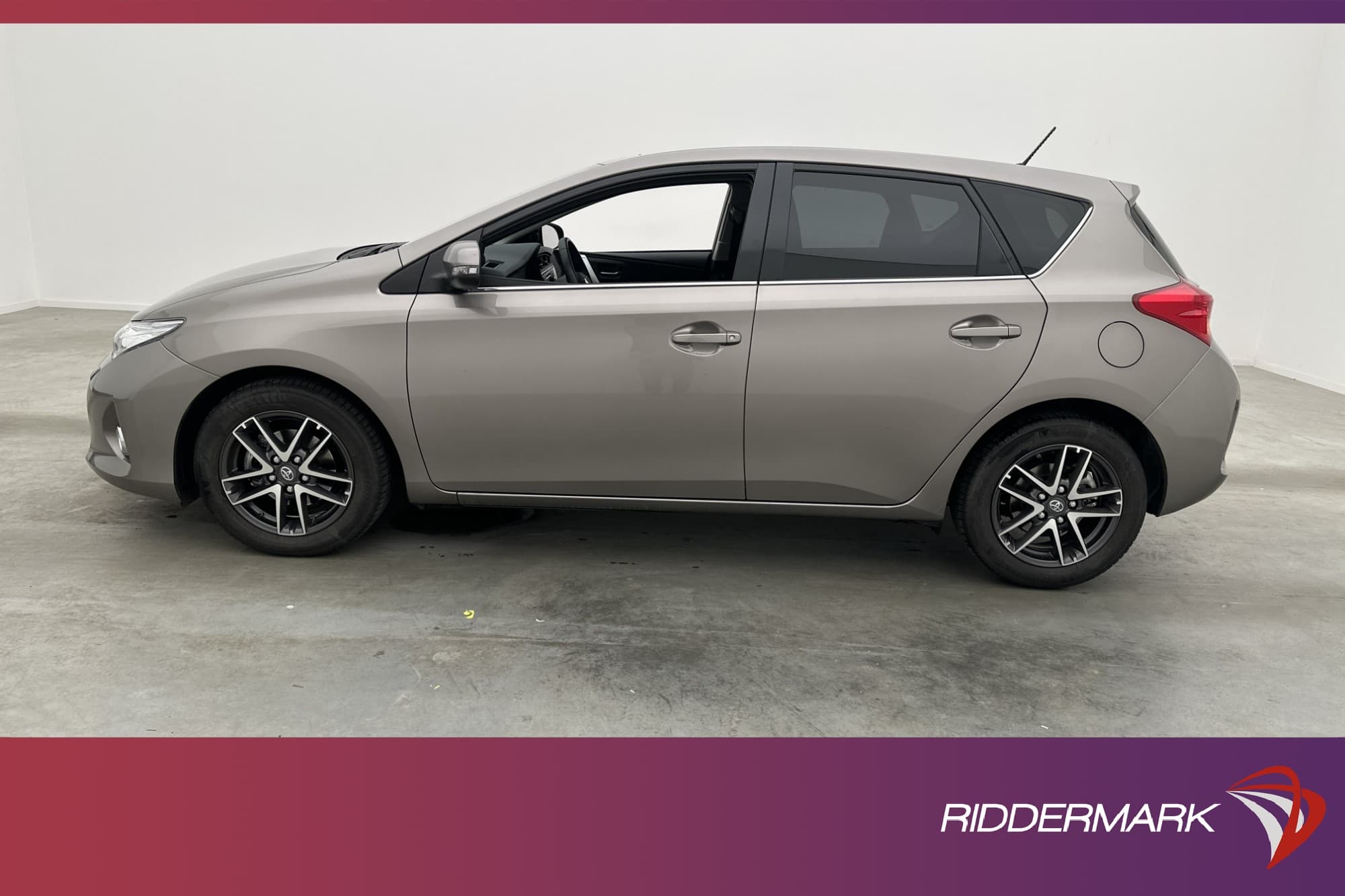 Toyota Auris 1.6 132hk 