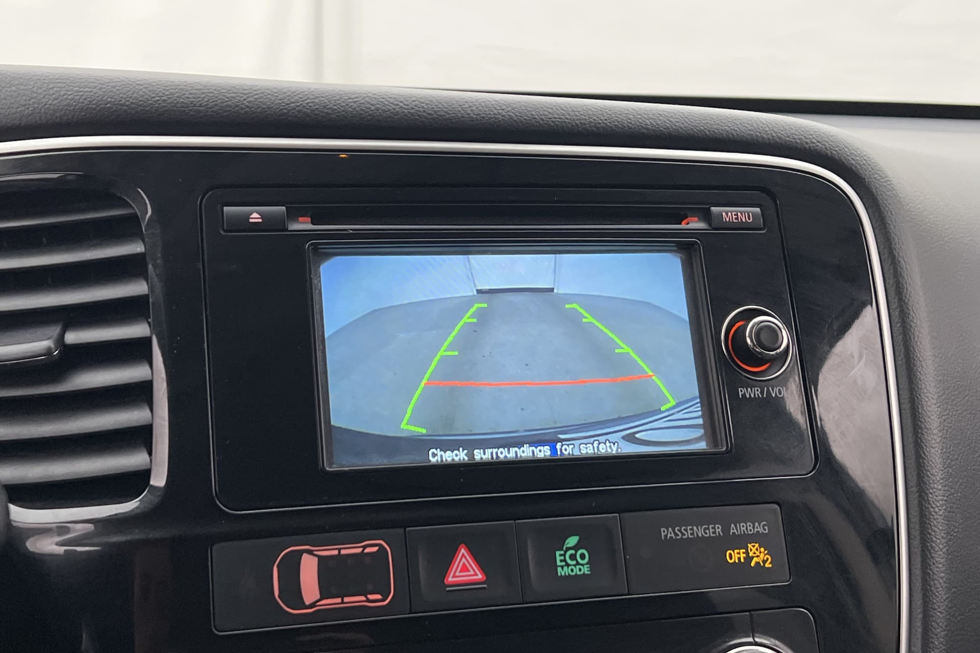 Mitsubishi Outlander PHEV 4WD 203hk Kamera Keyless Rattvärme