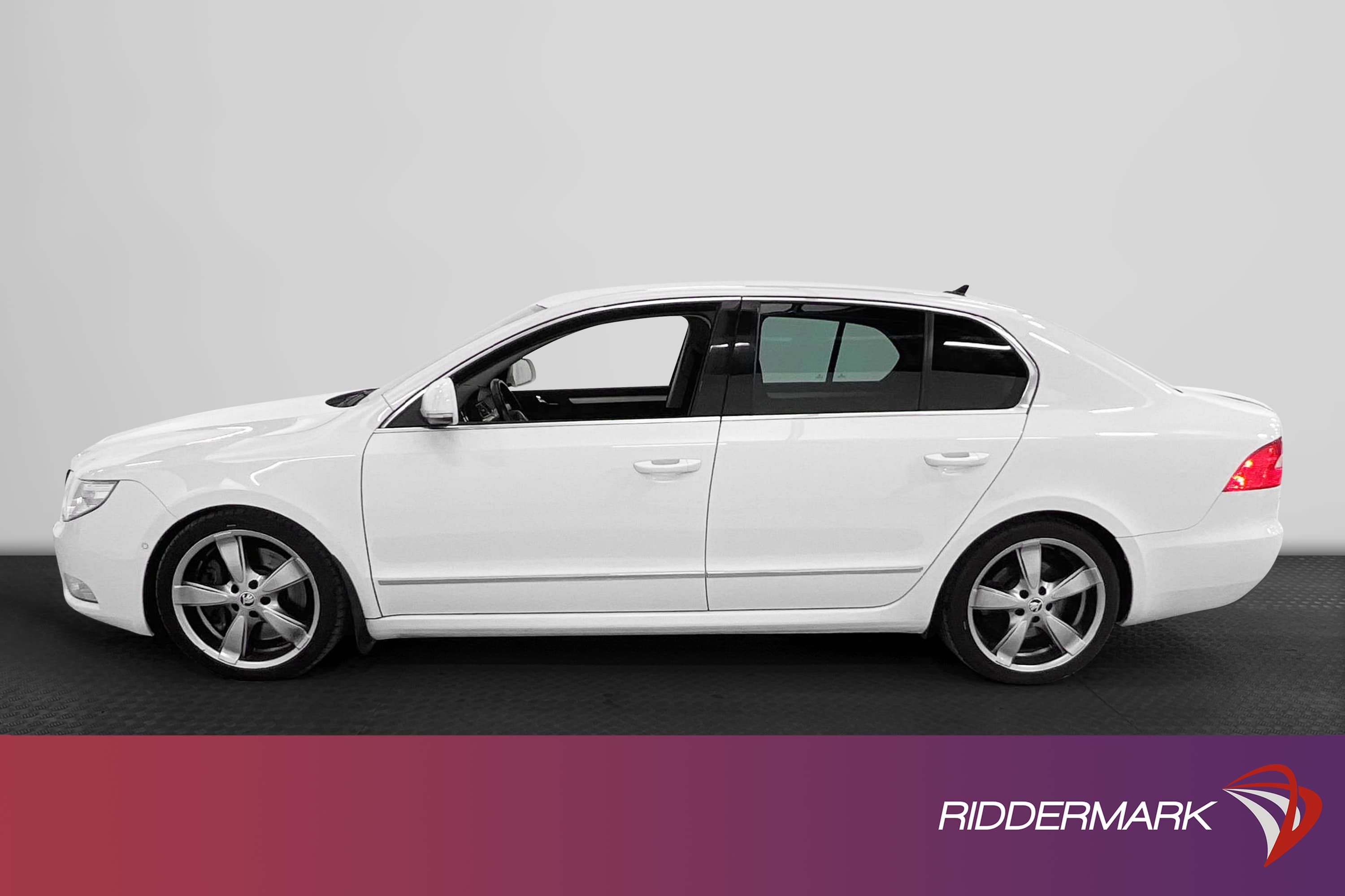 Skoda Superb 3.6 FSI V6 4x4 260hk Navigation M-Värmare Drag