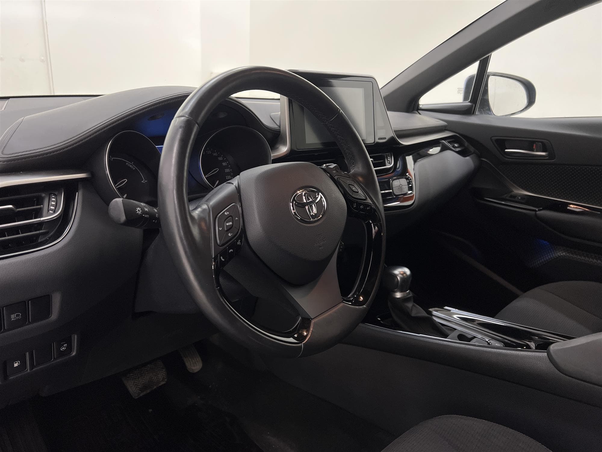 Toyota C-HR Hybrid CVT 122hk B-Kam Låg Skatt 0,38L/mil