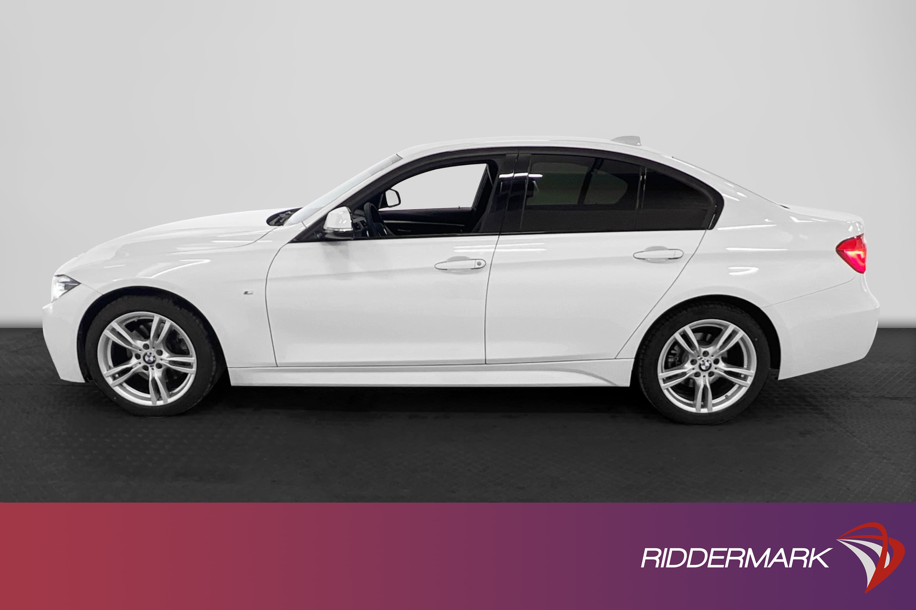BMW 330i xDrive  252hk M-Sport Skinn Navi Kamera HiFi Drag