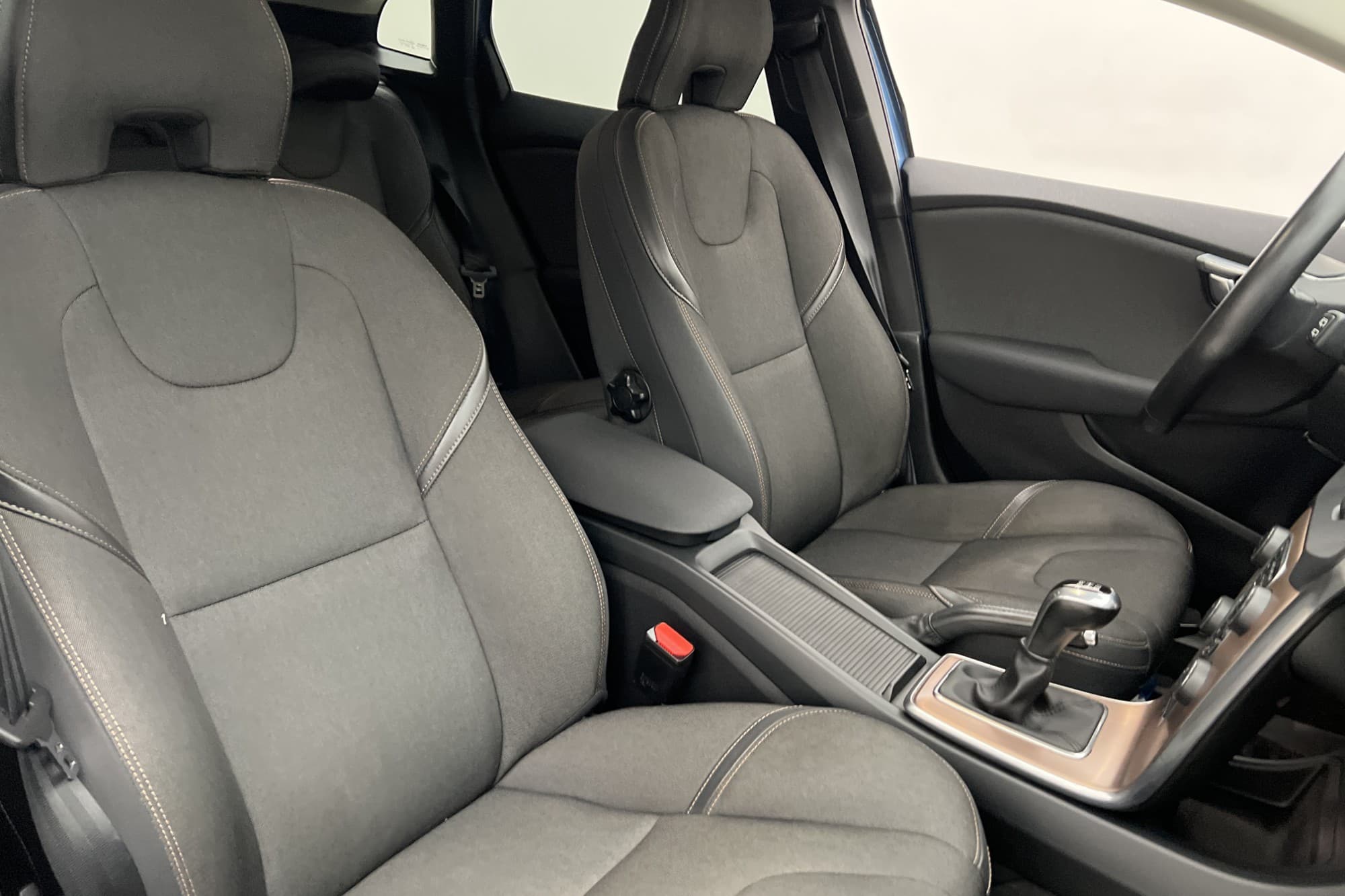 Volvo V40 Cross Country T3 152hk Momentum Sensorer Bluetooth