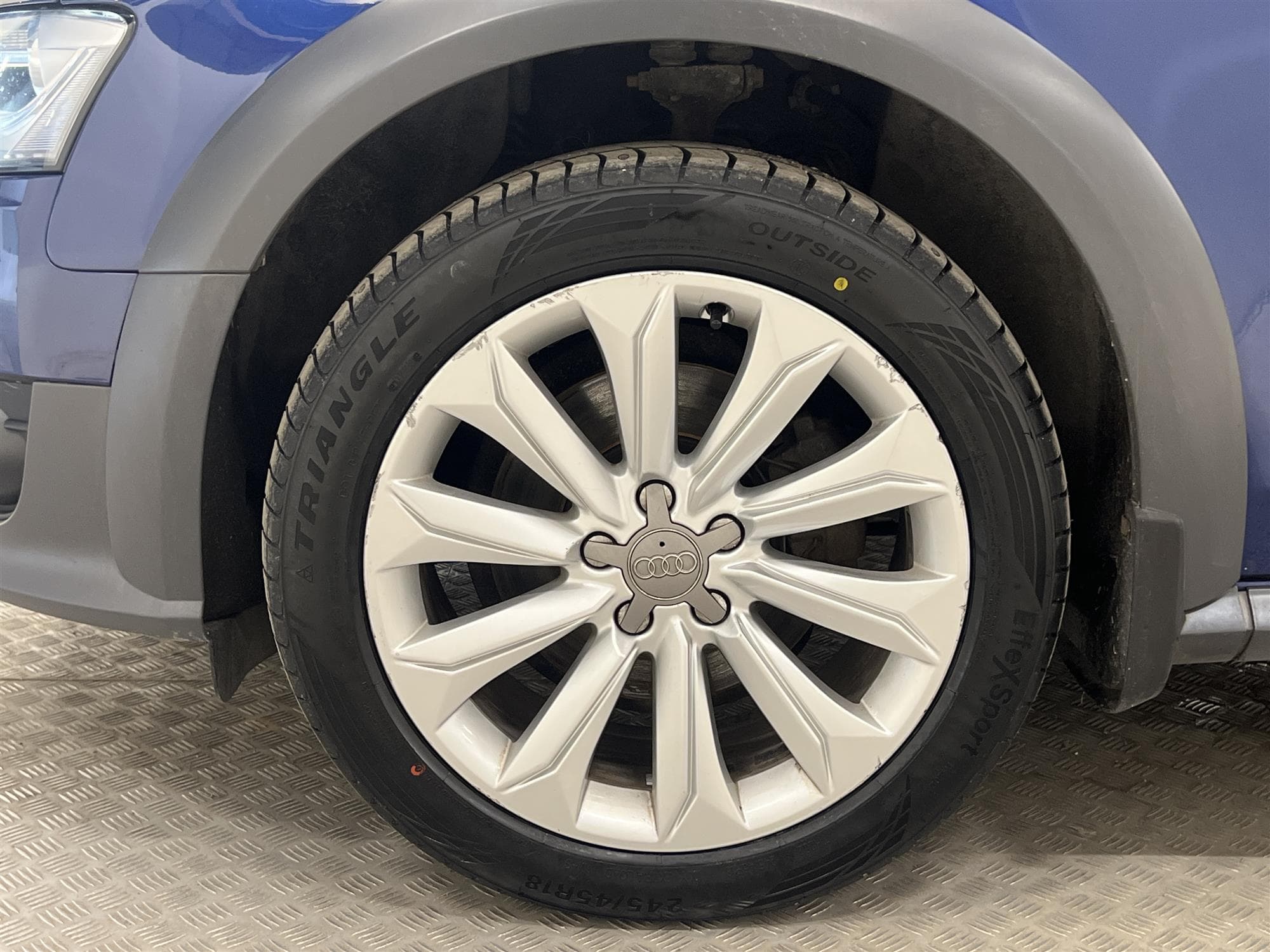 Audi A4 allroad quattro 2.0 TDI 190hk  Dragkrok PDC Nyservad