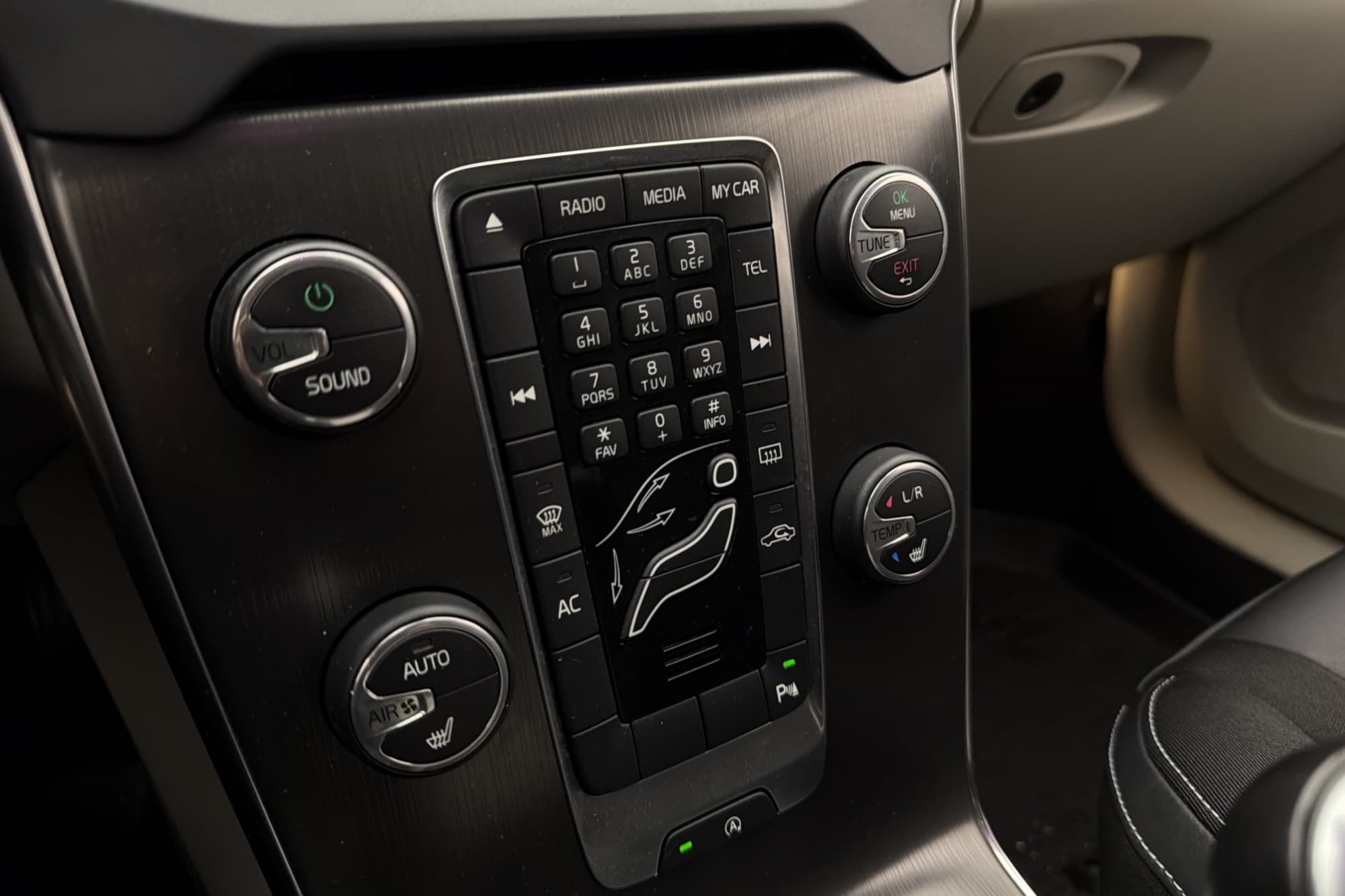 Volvo V40 T3 150hk Momentum P-Sensorer Farthållare 0,53l/Mil