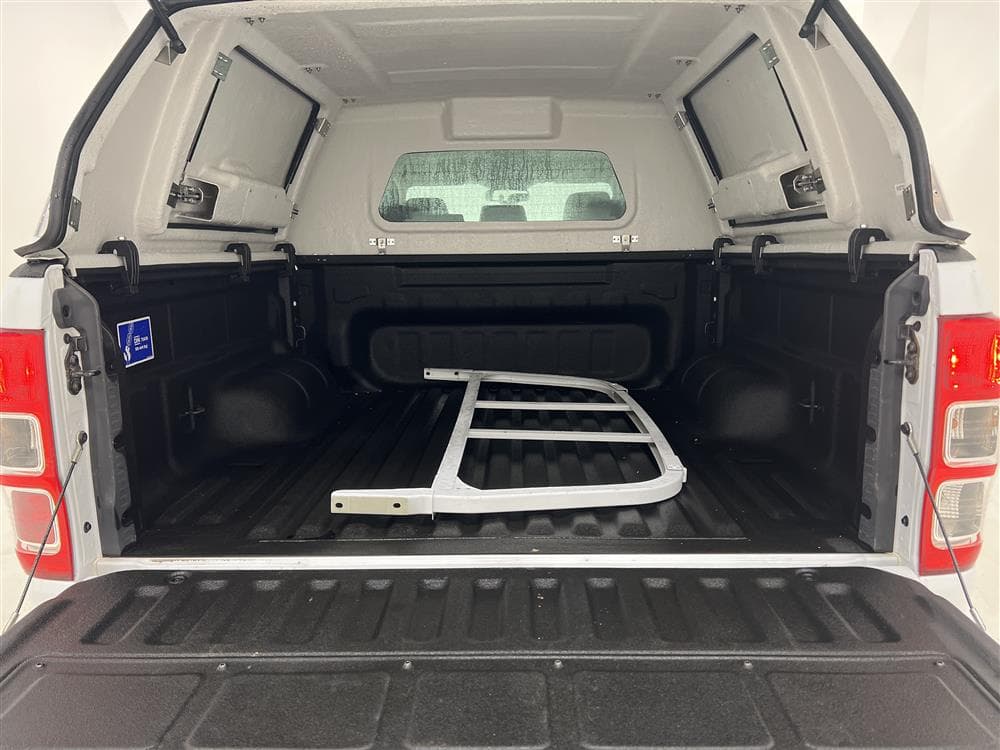 Ford Ranger 2.0 TDCi 4WD 170hk Värmare Dragkrok Moms interiör