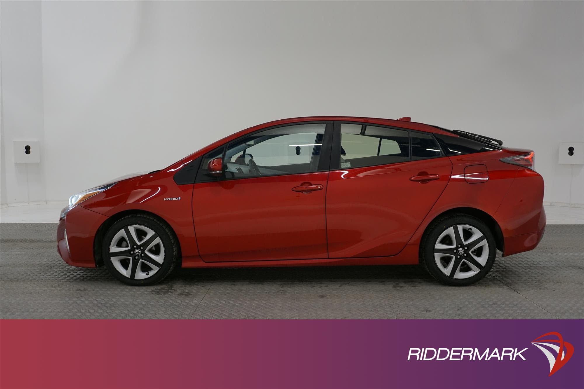 Toyota Prius Hybrid CVT 122hk HUD B-Kam Låg Skatt