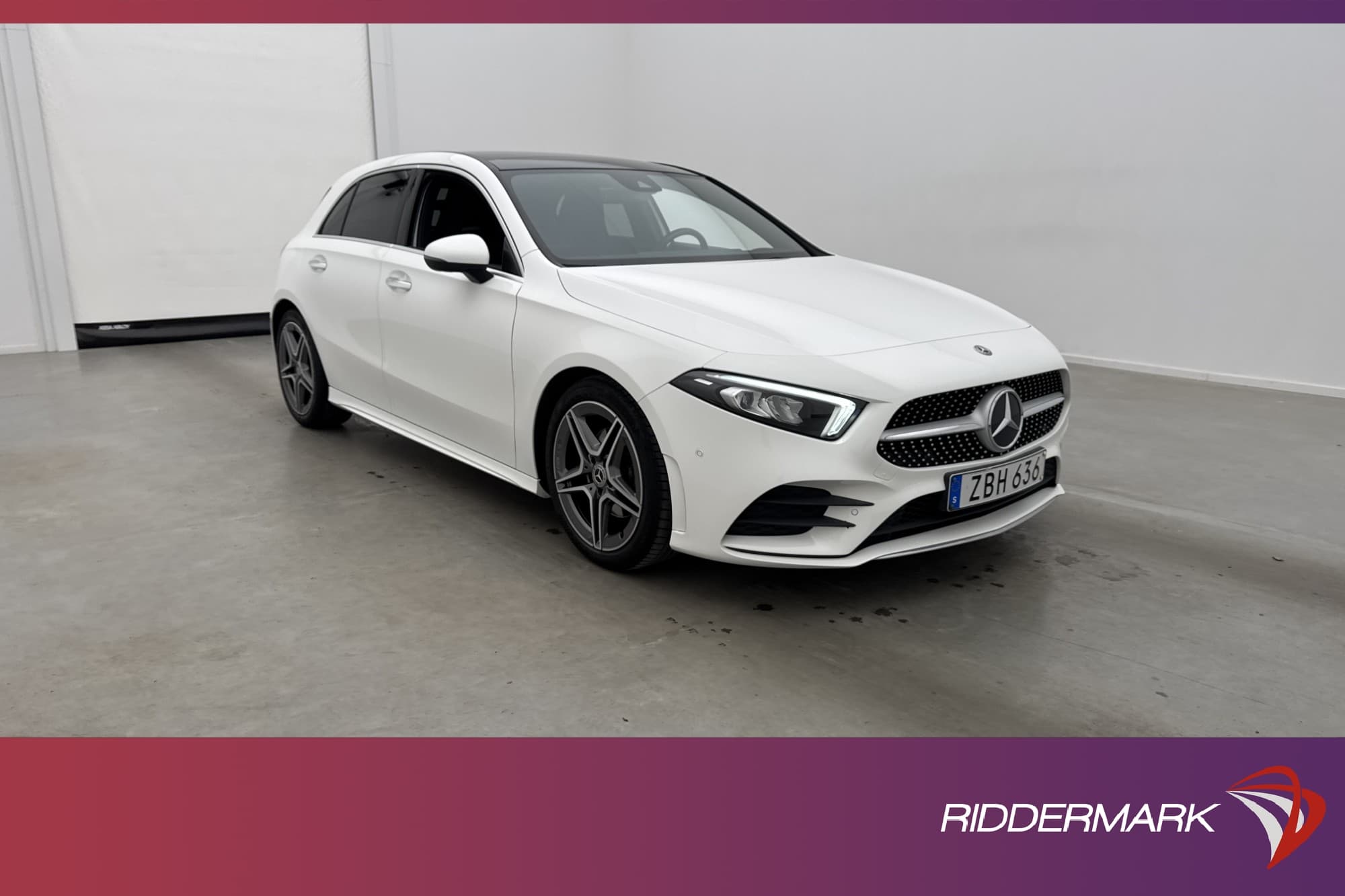 Mercedes-Benz A 180 136hk AMG Pano Wide Värm Midline Kamera
