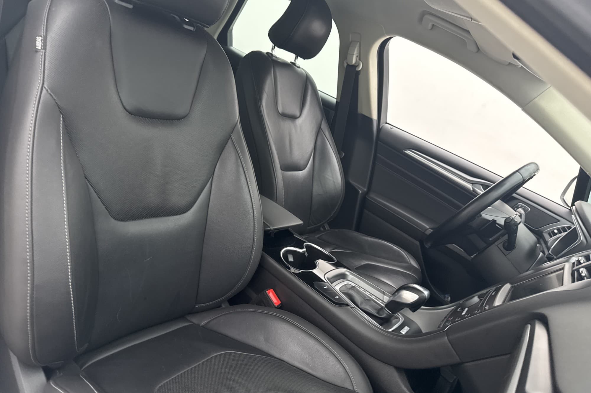 Ford Mondeo Kombi 150hk Business Skinn Elstolar Sensorer