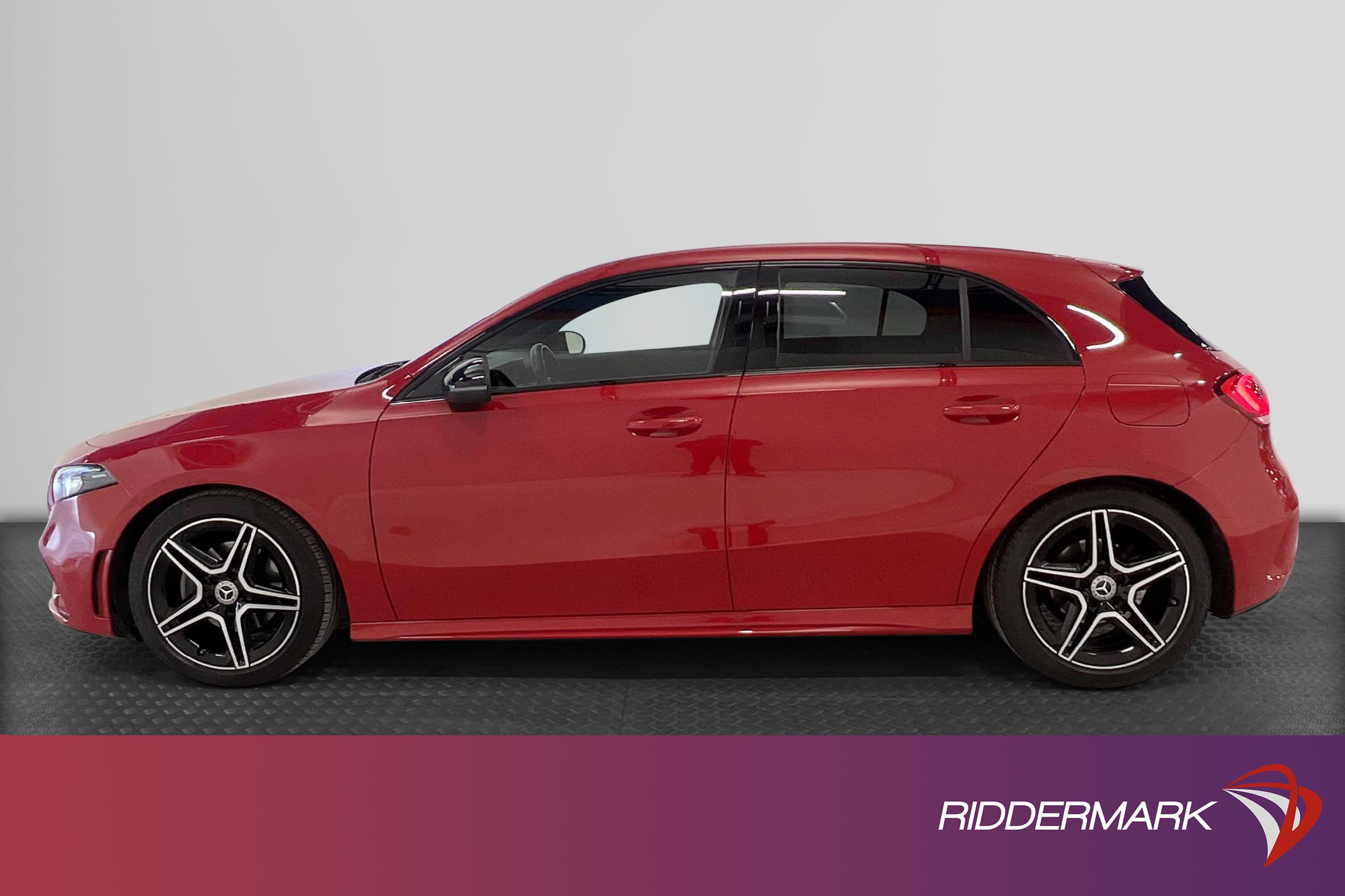 Mercedes-Benz A 180 AMG Sport Kamera Keyless Skinn/Alcantara
