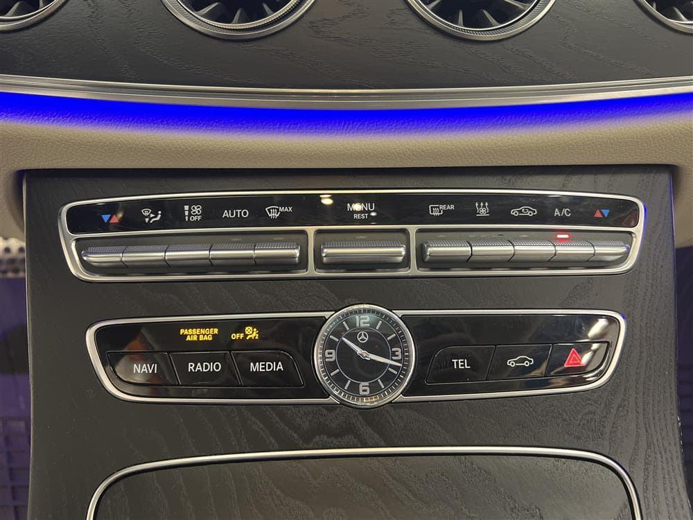 Mercedes-Benz E 220 d Coupé 194hk AMG D-värm Pano Skinn Naviinteriör