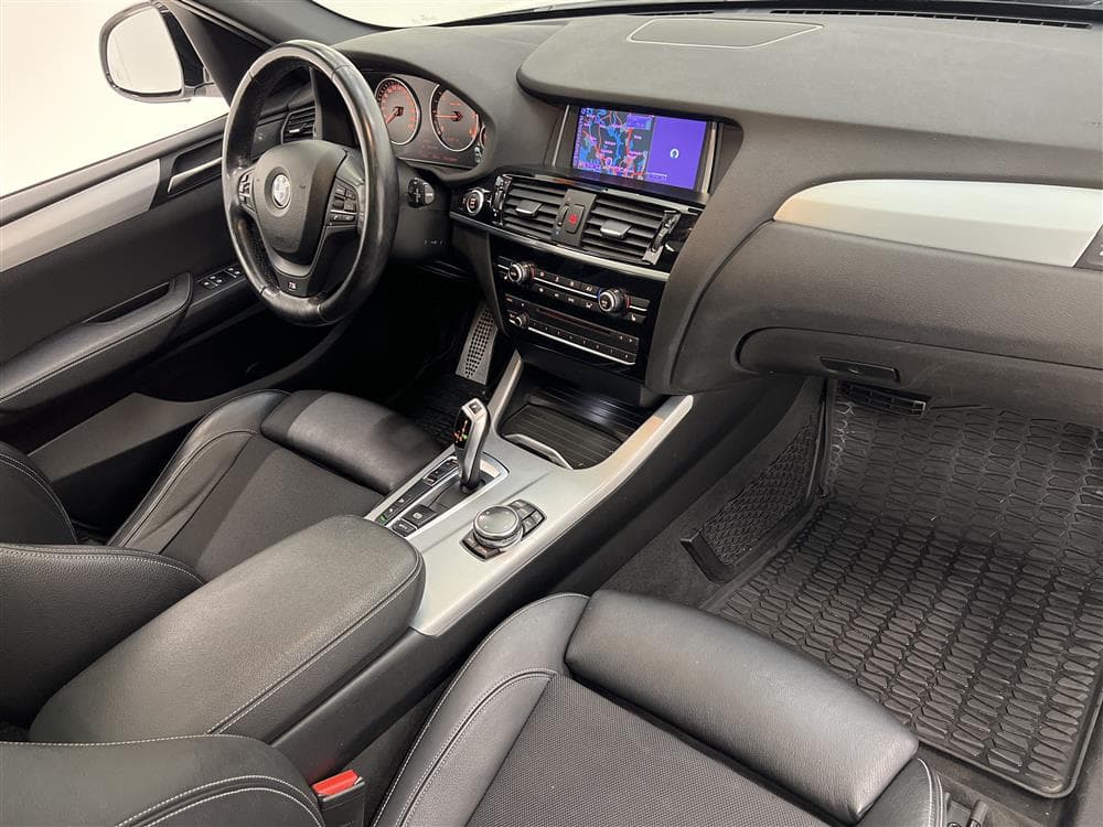 BMW X3 xDrive20d 190hk M Sport M-värm Pano Navi Drag H/Kinteriör