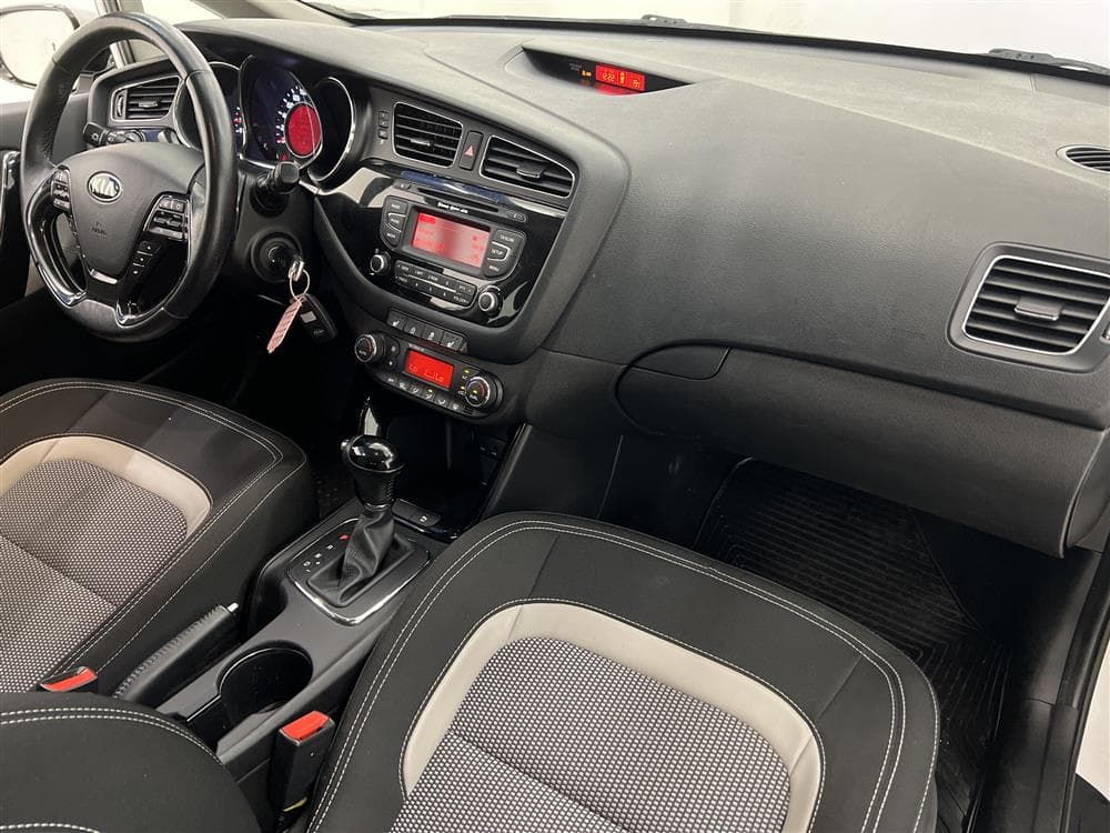 Kia Cee'd 1.6 CRDi SW 128hk P-sensor Välservad 0,56l/milinteriör