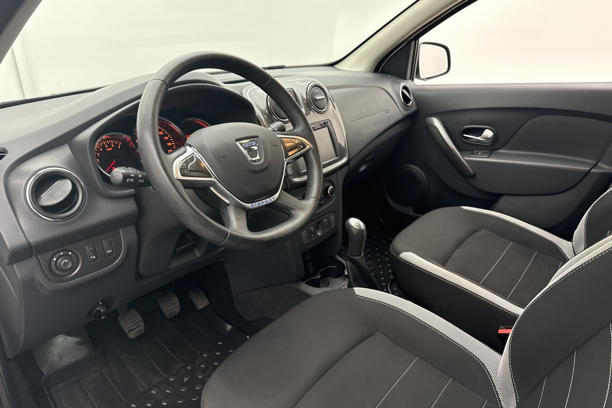 Dacia Sandero Stepway 101hk Navi Sensorer Farthåll 0,49l/mil