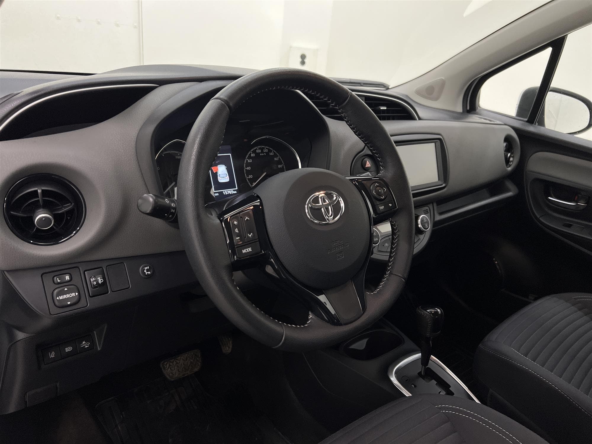 Toyota Yaris Hybrid e-CVT 101hk B-Kam P-Sensorer 0,37L/mil