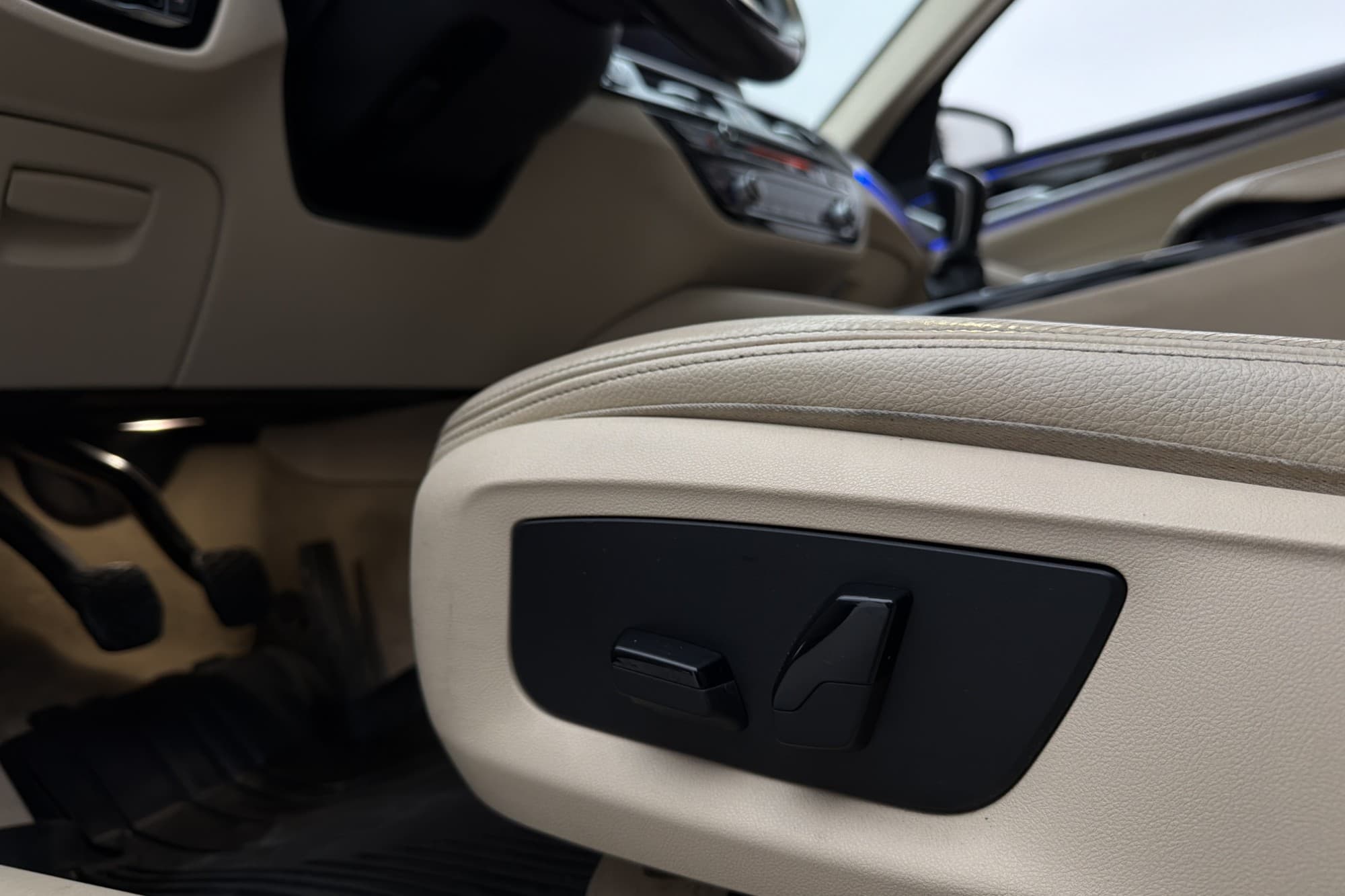 BMW 520d 190hk Luxury Line Läder Ambient LED P-Sensorer 