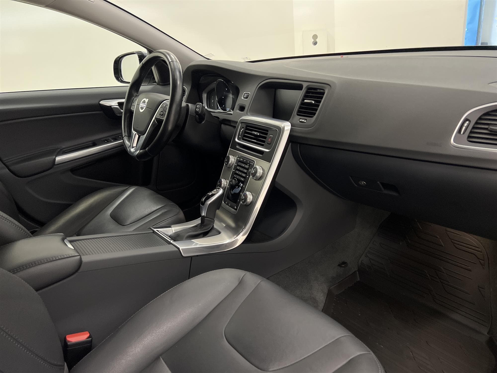 Volvo V60 Cross Country D3 150hk Summum Voc D-Värm Navi