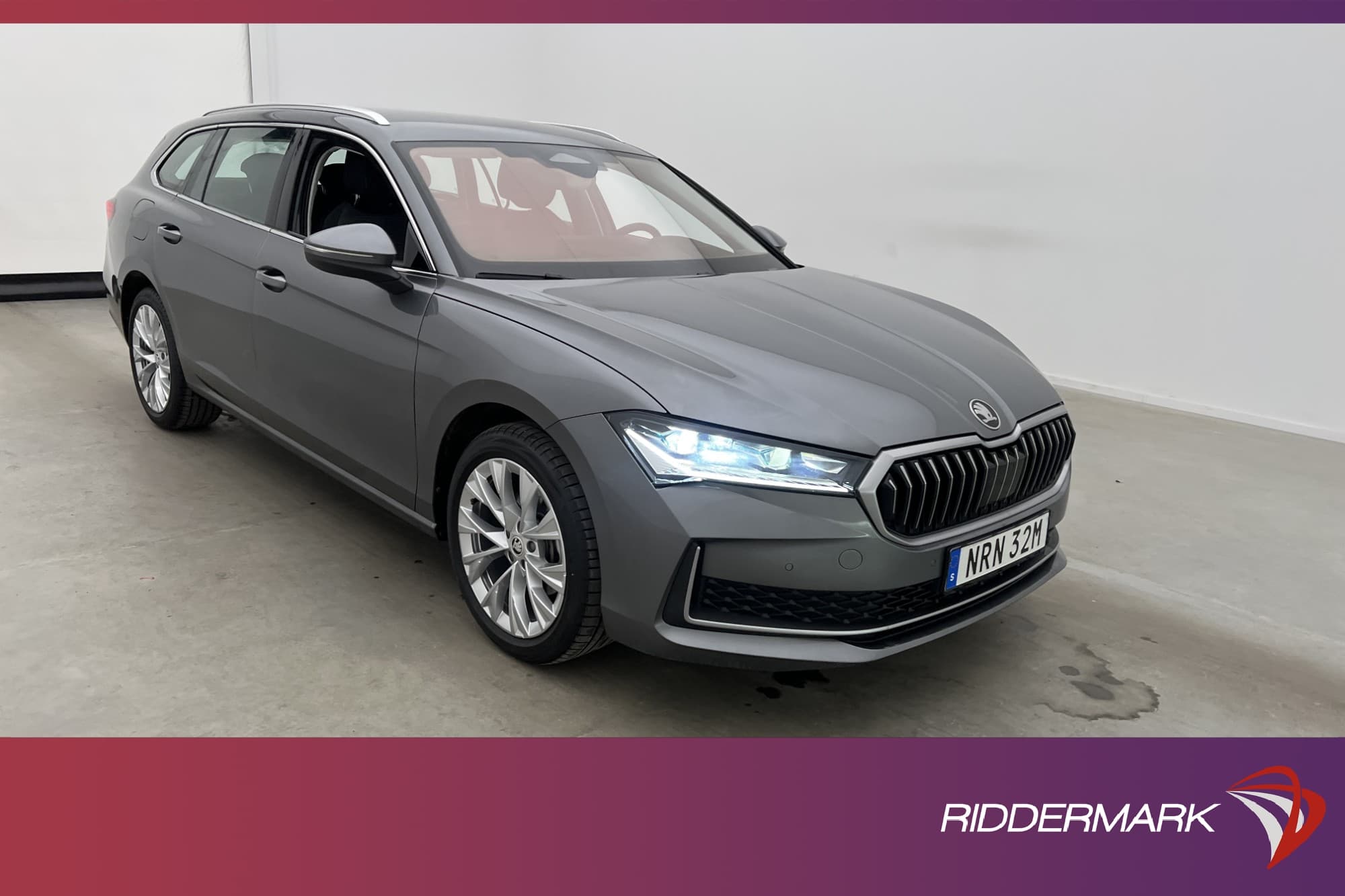 Skoda Superb 1.5 TSI 150hk Selection Cockpit Canton HUD Drag