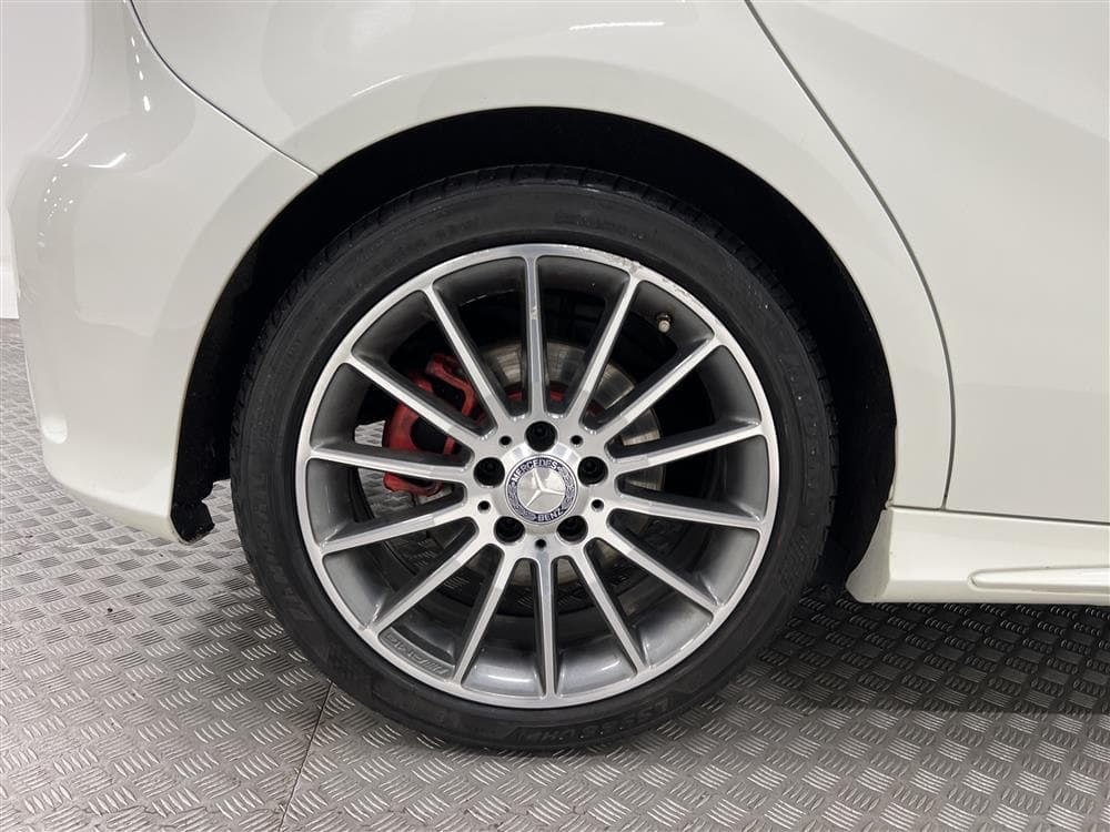 Mercedes-Benz A 200 136hk 4M AMG Navi Kamera 0,46l/mil