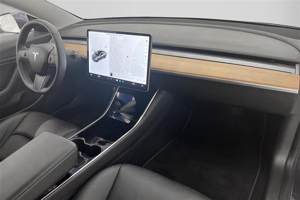 Tesla Model 3 Performance AWD 510hk Svensksåld Premiuminteriör
