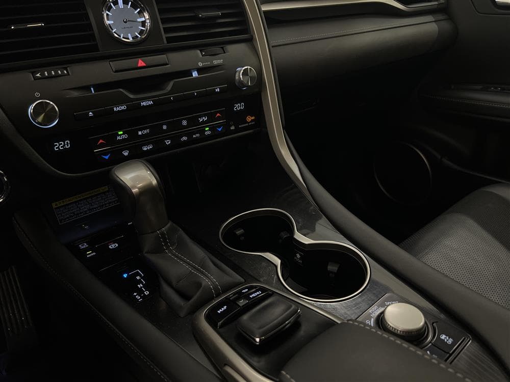 Lexus RX 450h AWD 313hk AWD Navi B-kam Drag LÅGSKATTinteriör