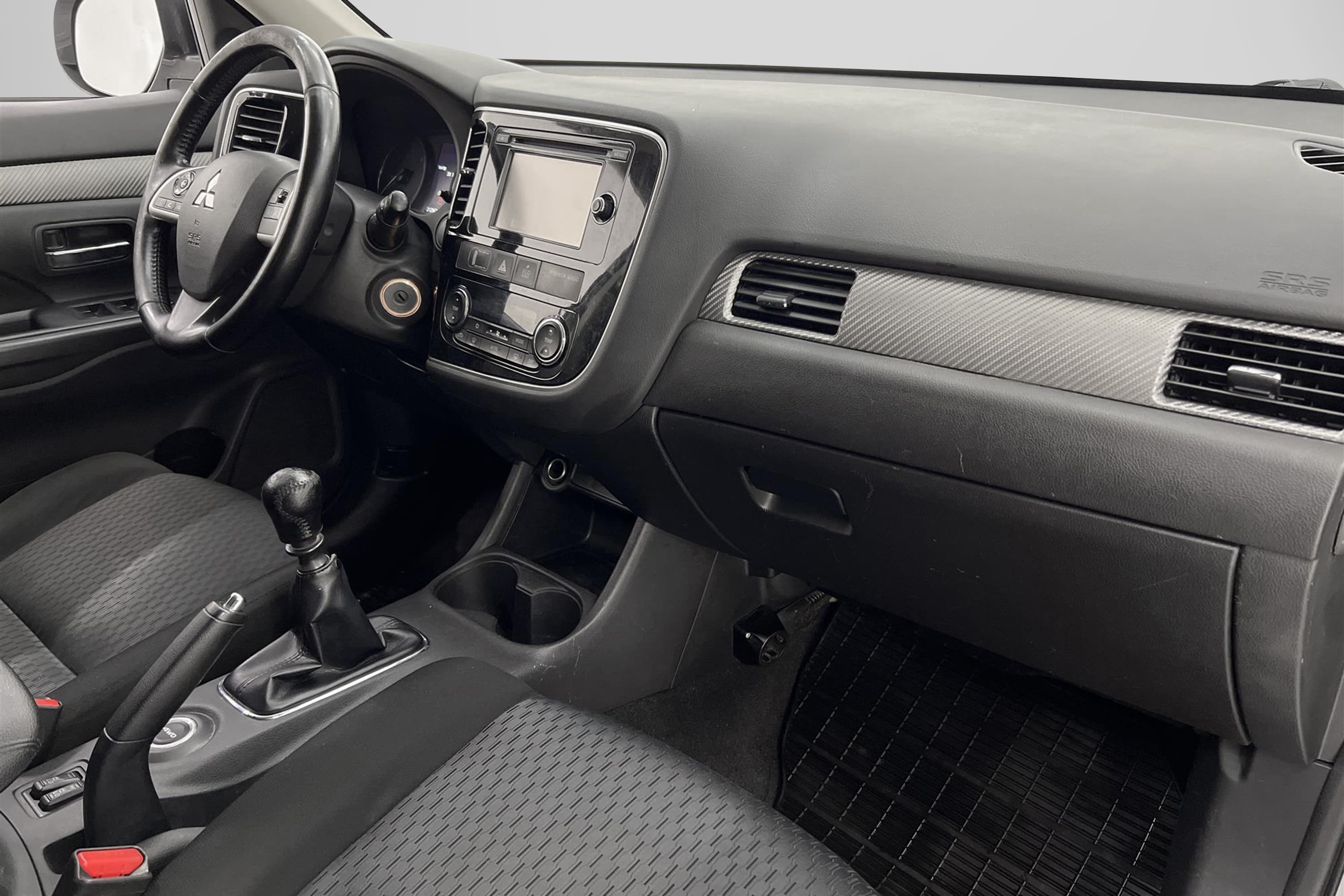 Mitsubishi Outlander 2.2 Di-D AWD M-Värm B-Kamera 0,54l/milinteriör