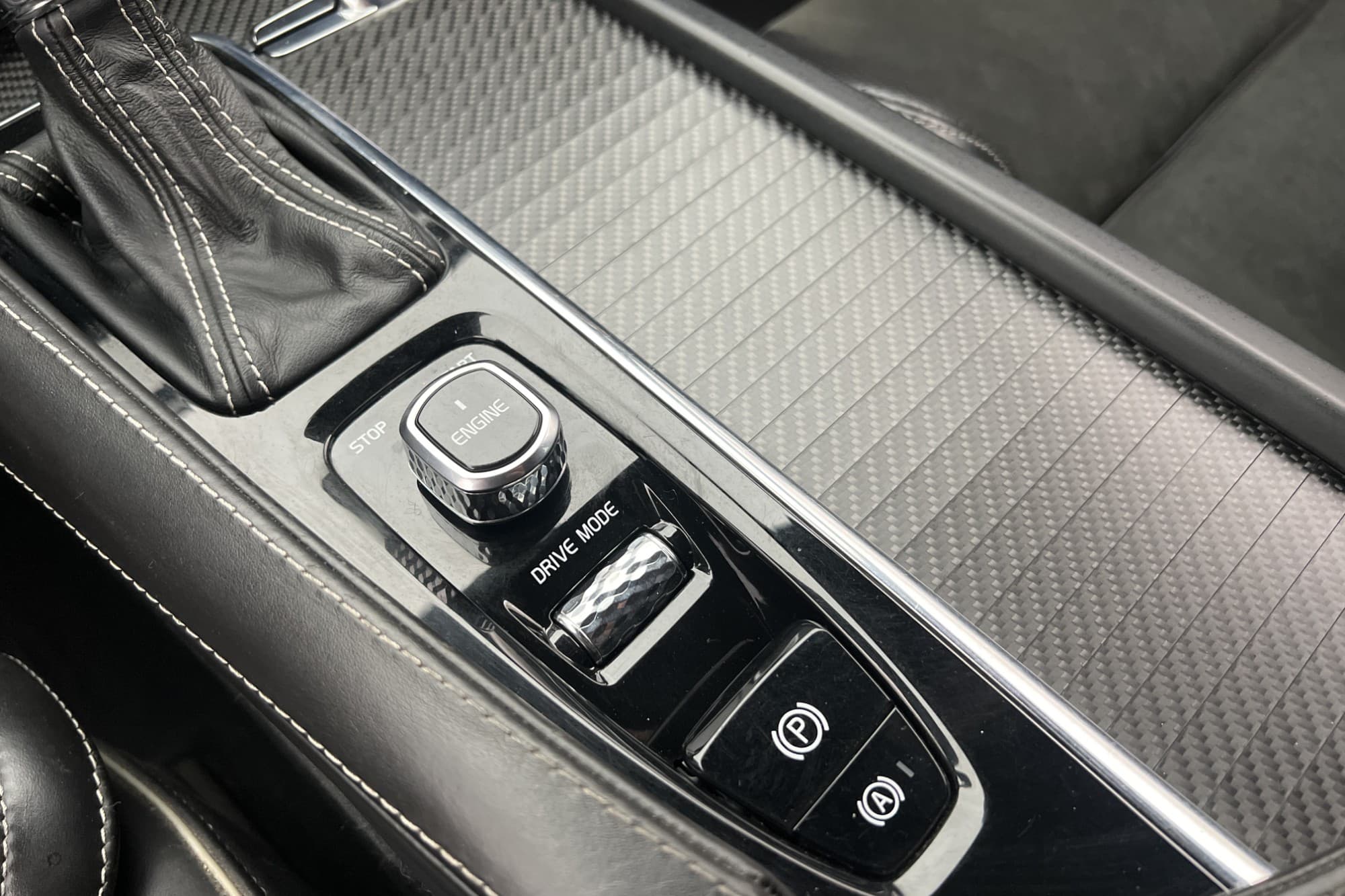 Volvo XC90 D5 AWD 225hk R-Design 7 Sits VOC Värmare Dragkrok
