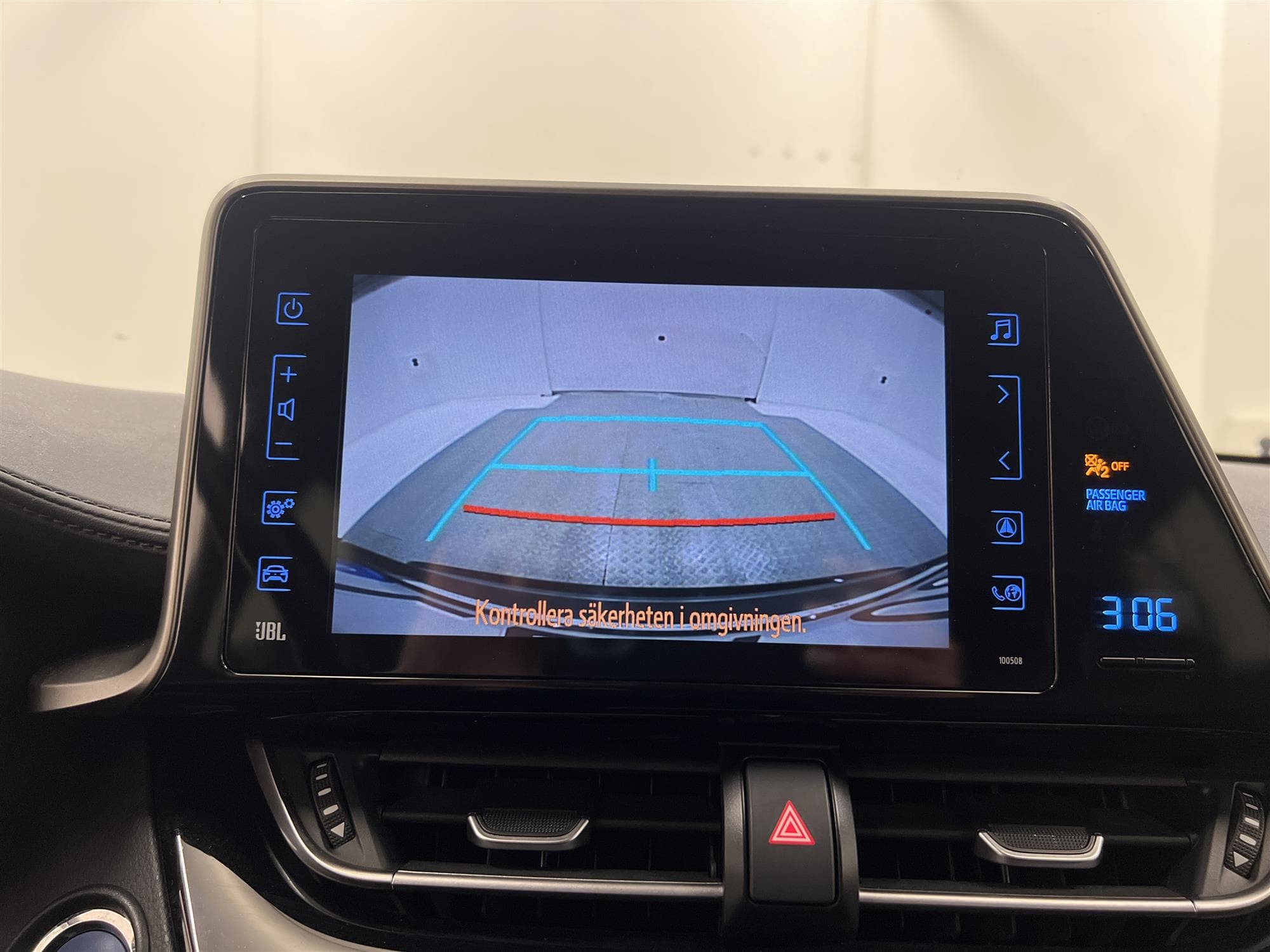 Toyota C-HR Hybrid 122hk JBL B-Kamera Svart Innertak Keyless