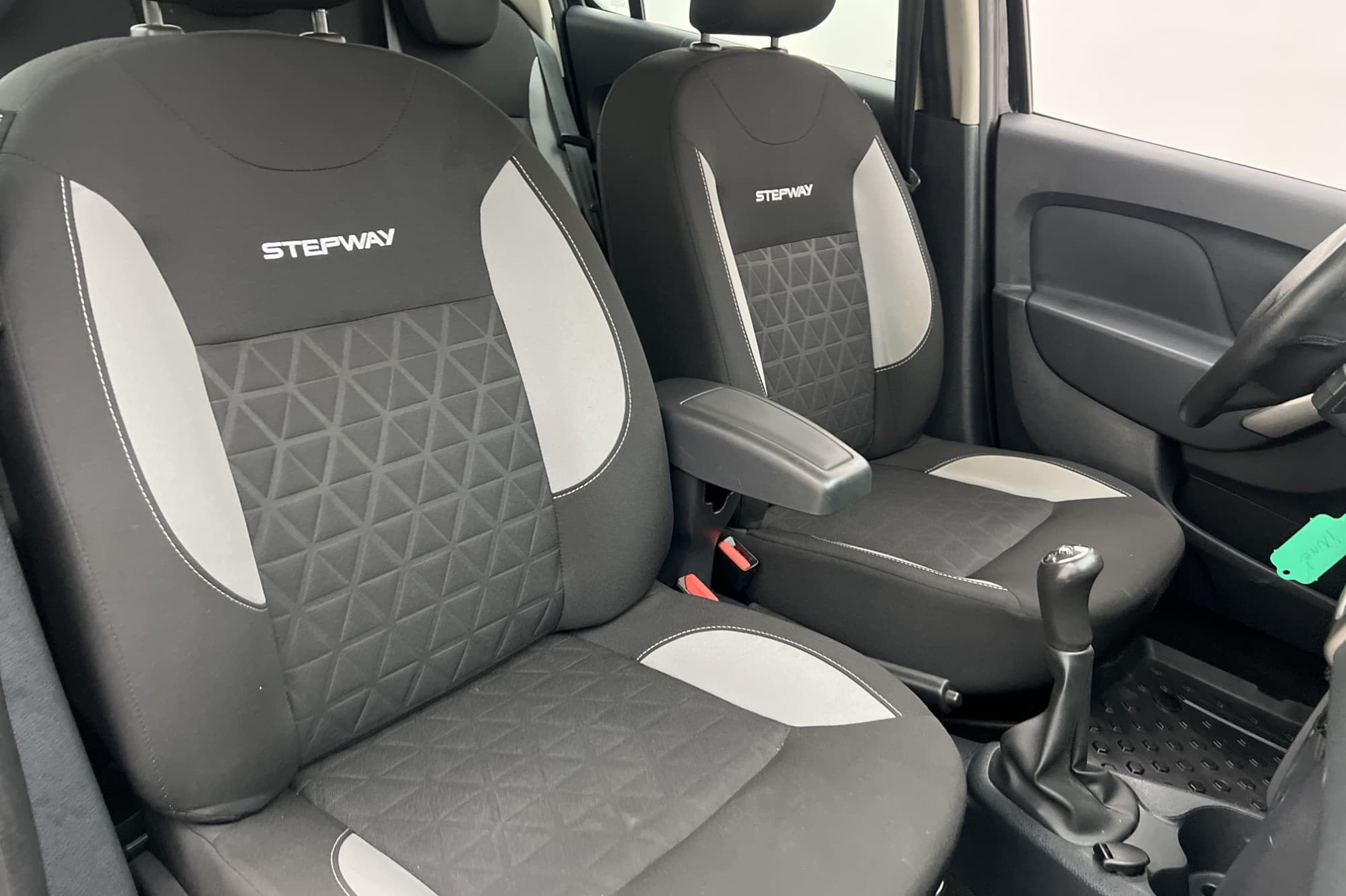 Dacia Sandero Stepway 90hk Navigation Farthållare P-Sensorer