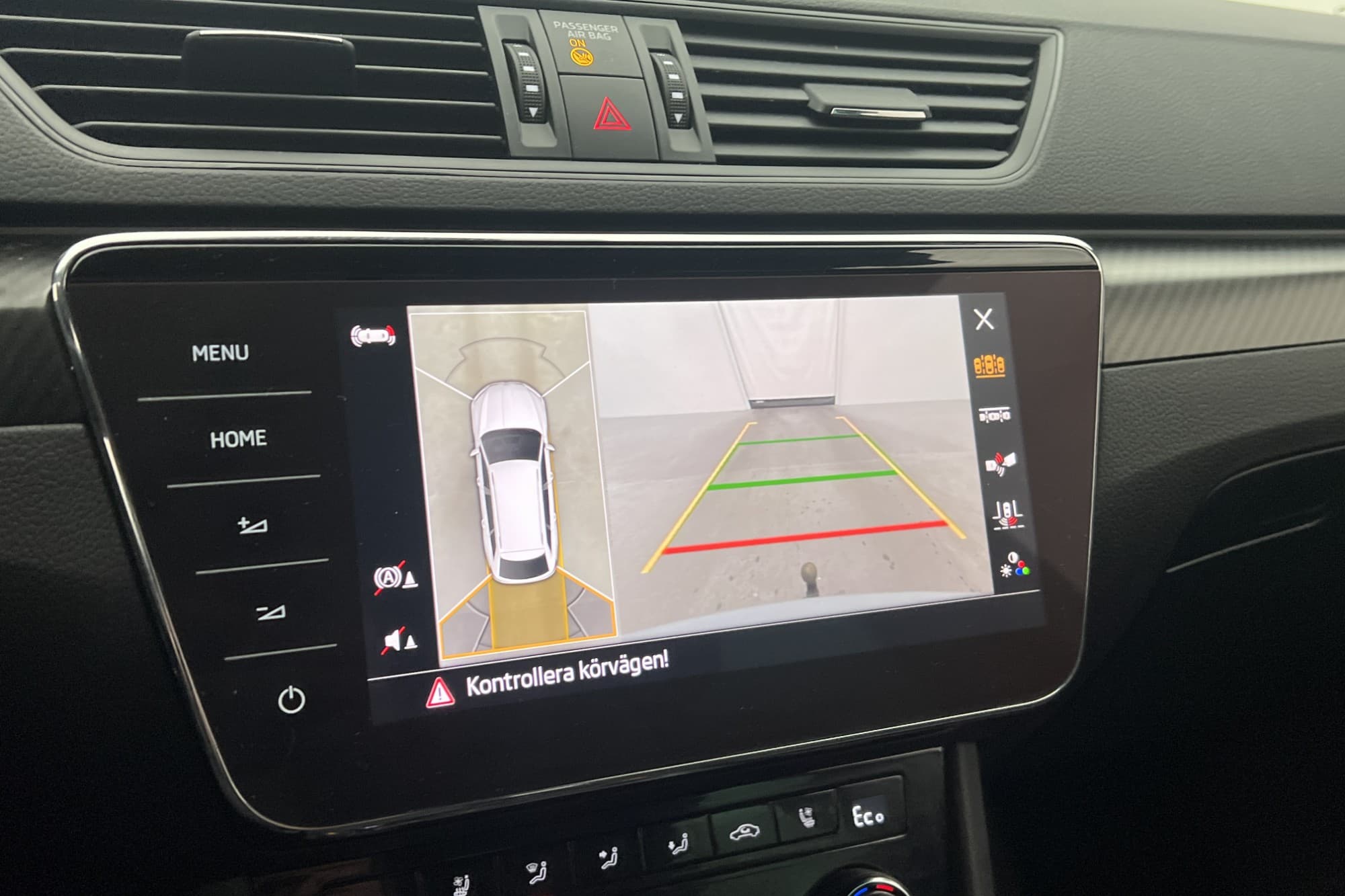 Skoda Superb iV Plug-in 218hk Sportline Drag Canton Cockpit