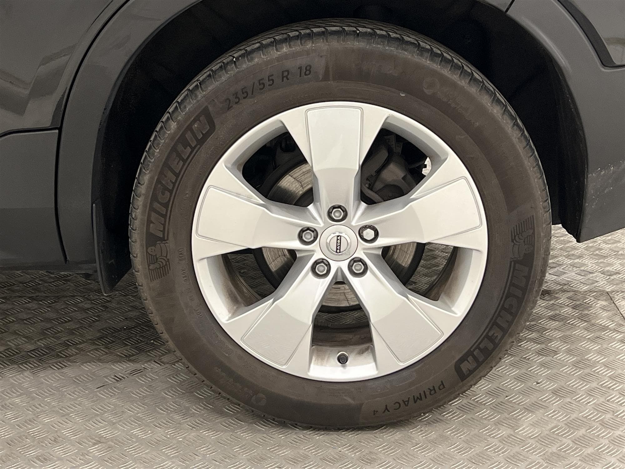 Volvo XC40 T2 129hk Momentum VOC Bränslevärmare Dragkrok