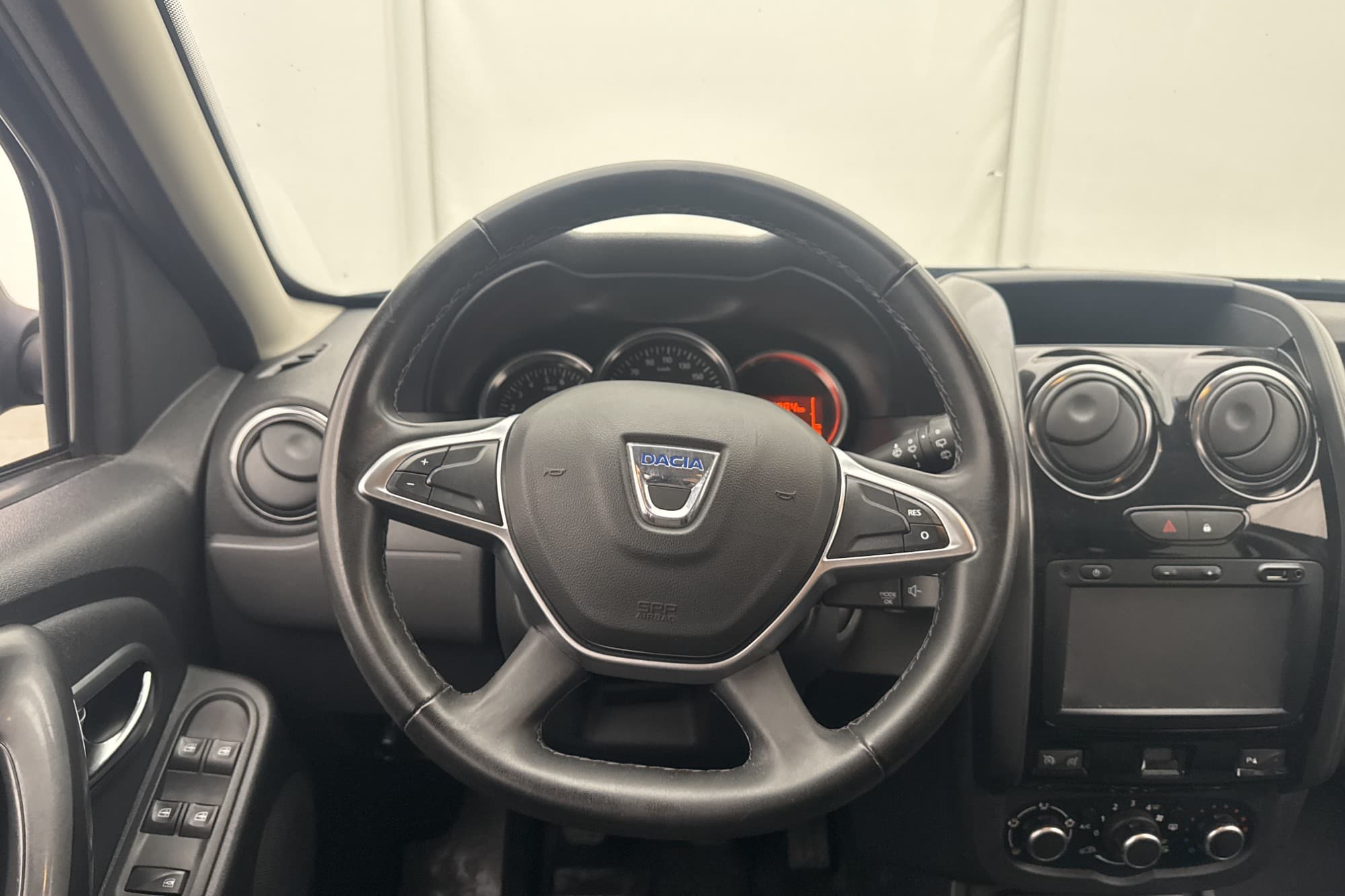 Dacia Duster TCe 4x4 125hk Black Shadow Navi Dragkrok