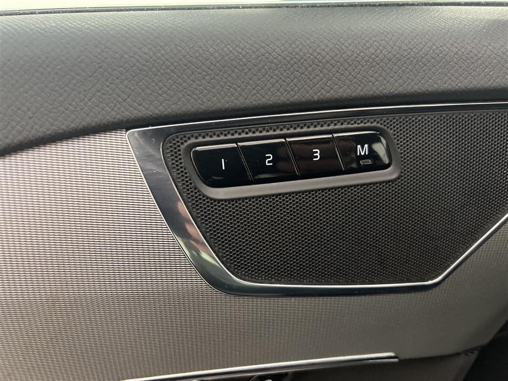 Volvo XC90 D5 225hk AWD Inscription D-Värm VOC B-Kamera Naviinteriör