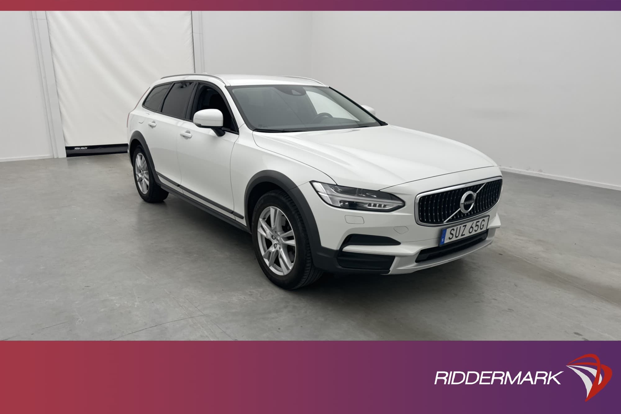 Volvo V90 Cross Country D4 AWD