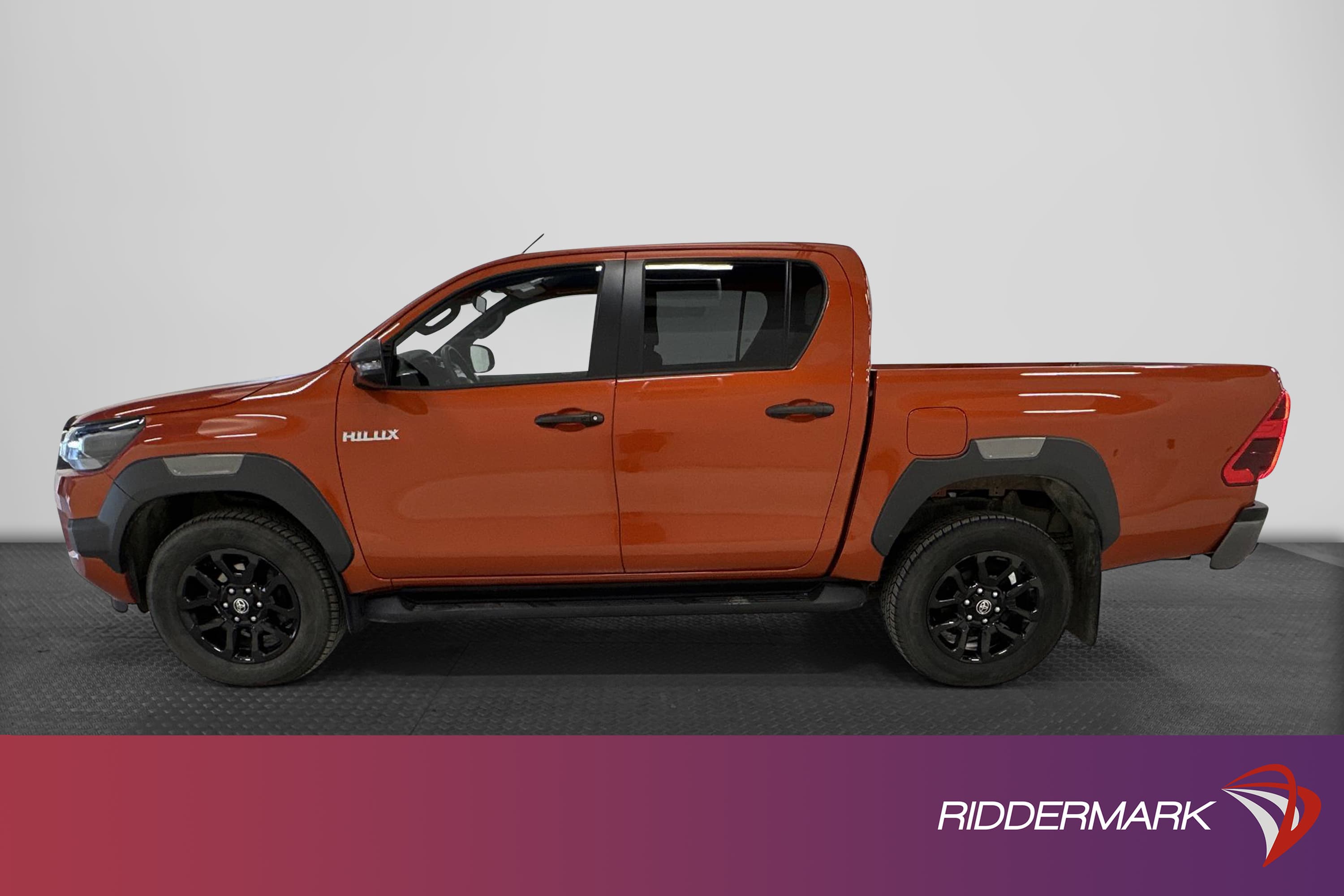 Toyota Hilux Invicible 2.8 4WD 204hk Skinn Diffspärr Drag