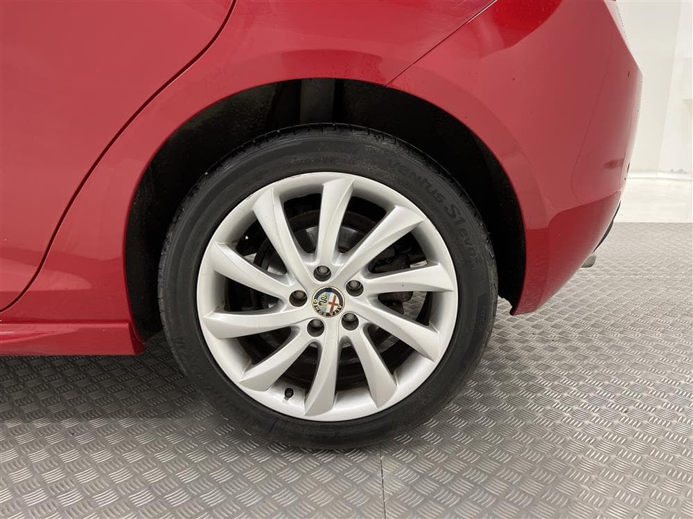 Alfa Romeo Giulietta 2.0 140hk Distinctive BOSE 0,45l/milinteriör