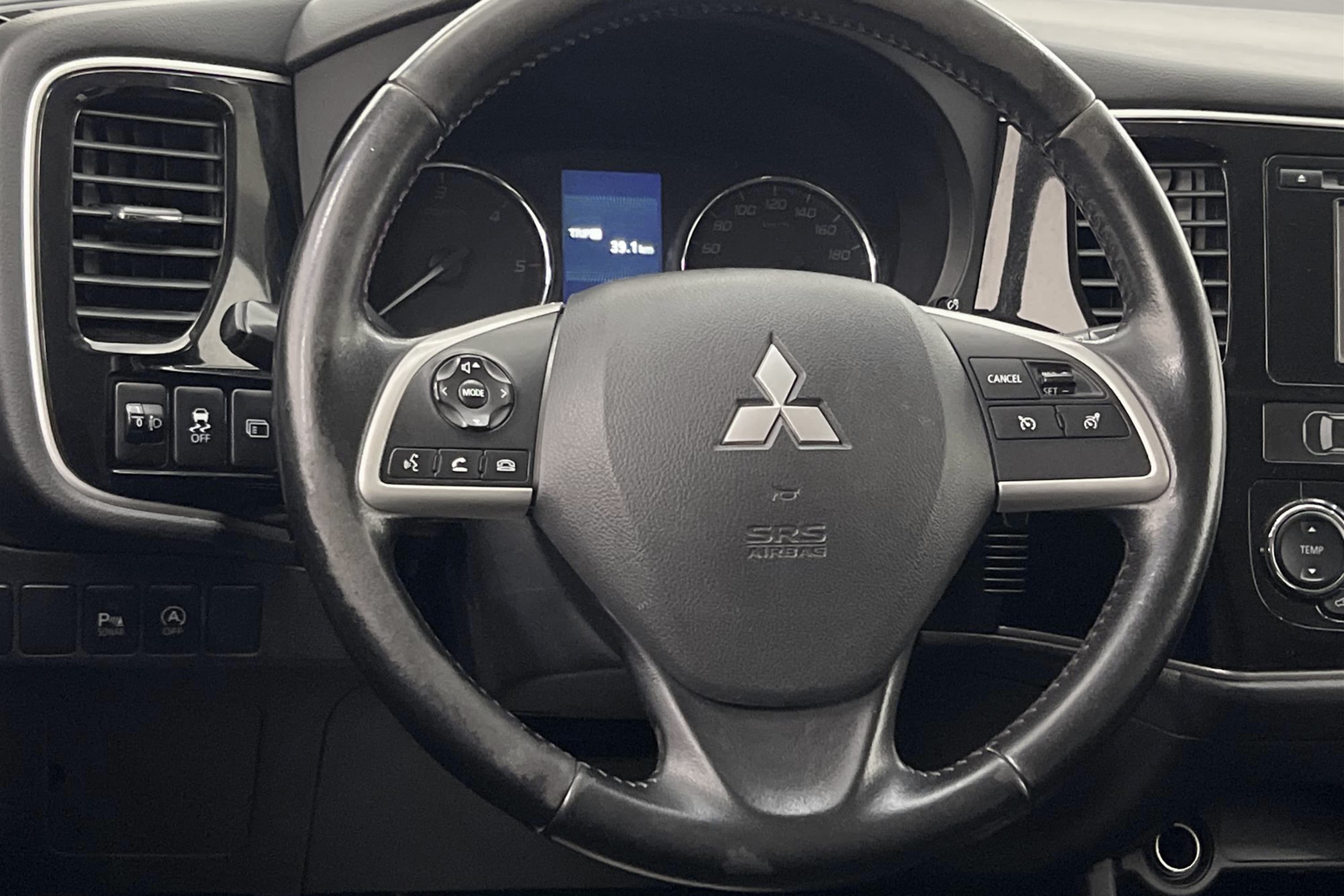 Mitsubishi Outlander 2.2 Di-D AWD M-Värm B-Kamera 0,54l/milinteriör