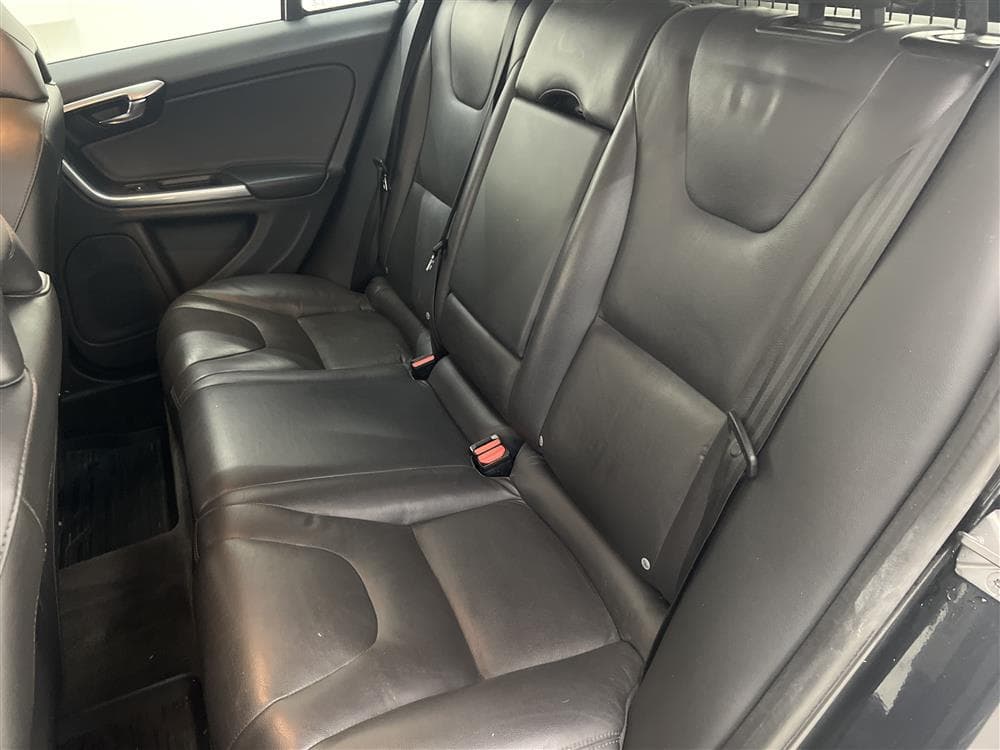 Volvo V60 D4 181hk AWD Summum D-Värm Skinn P-Sens 0,59l/milinteriör