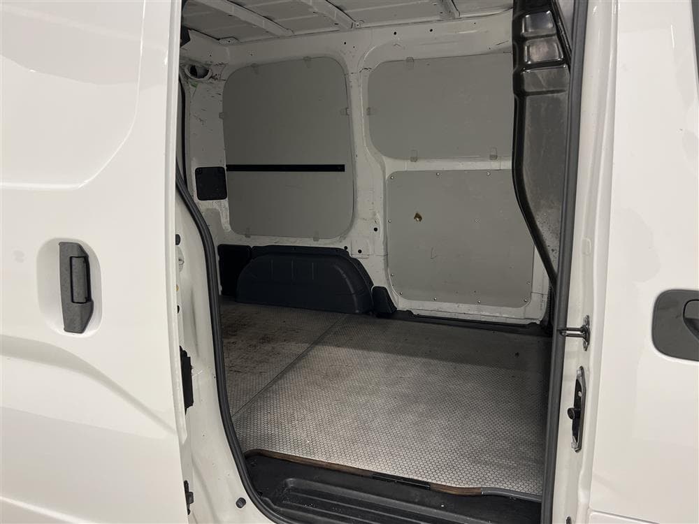 Nissan e-NV200 40,0 kWh 109hk El-skåpbil Kamera Moms 