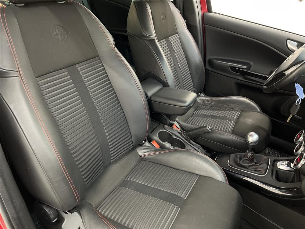 Alfa Romeo Giulietta 2.0 140hk Distinctive BOSE 0,45l/milinteriör