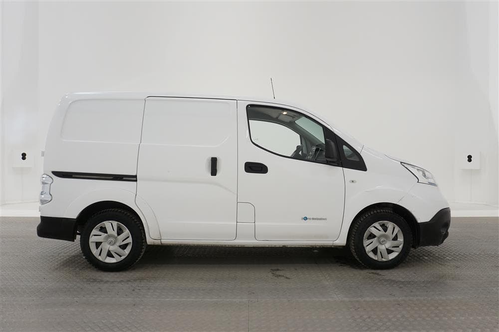 Nissan e-NV200 40,0 kWh Aut 109hk El-Skåpbil Kamera Moms  