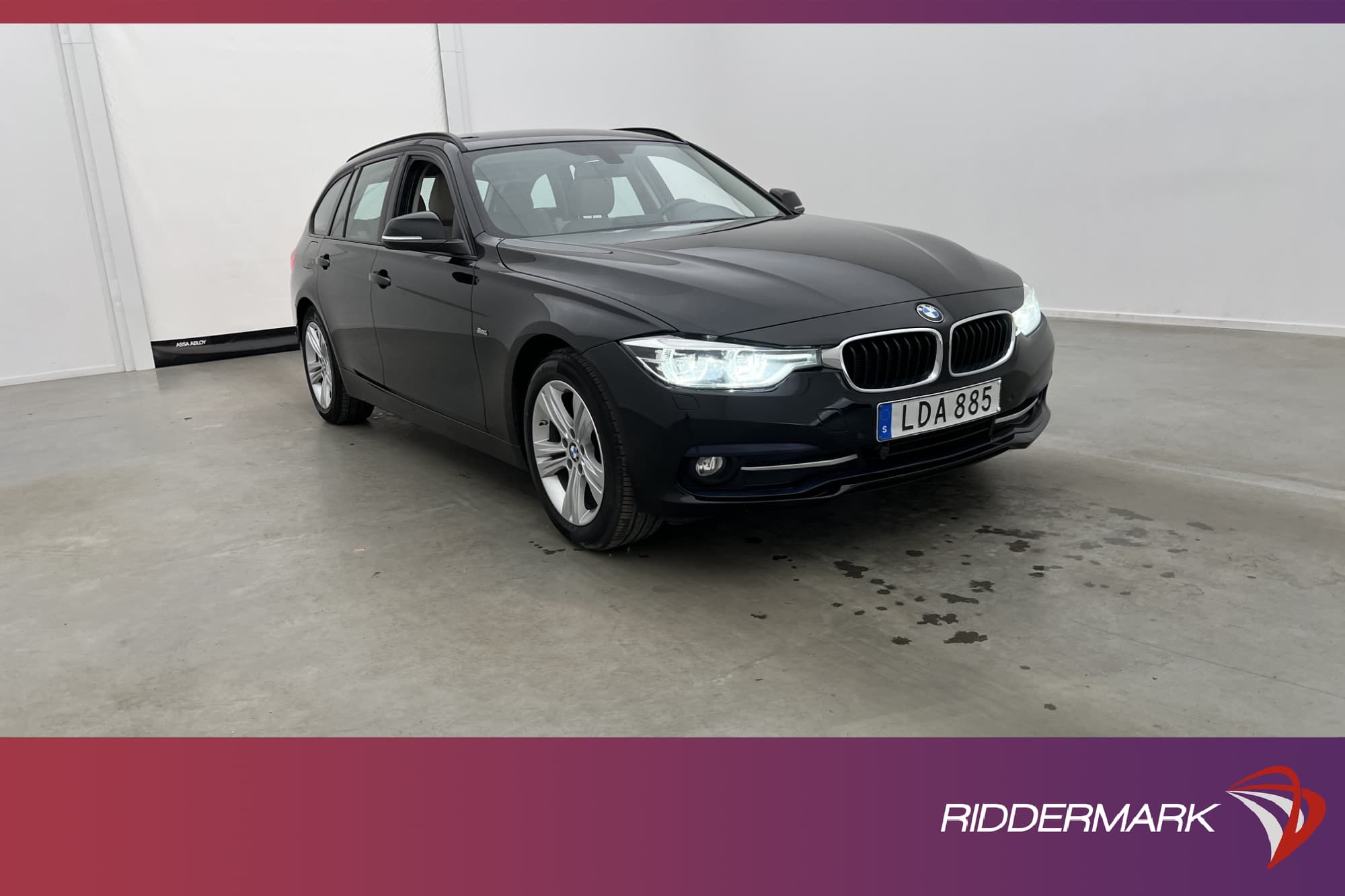 BMW 320 d xDrive Sport Line Kamera Dragkrok HiFi Elstolar