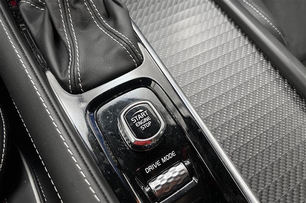 Volvo S90 T5 250hk R-Design B-Kamera B-Värm VOC Navi Blisinteriör