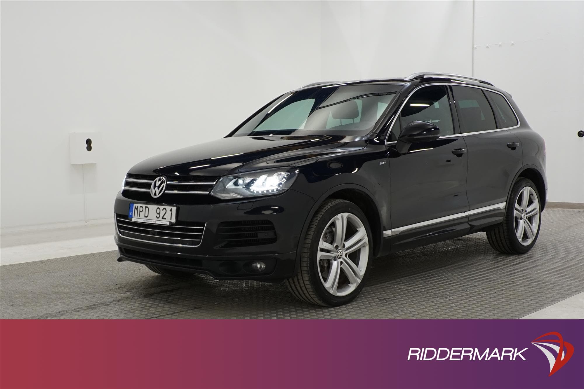 Volkswagen Touareg V8 340hk R-line luftfjädring Pano D-Värm
