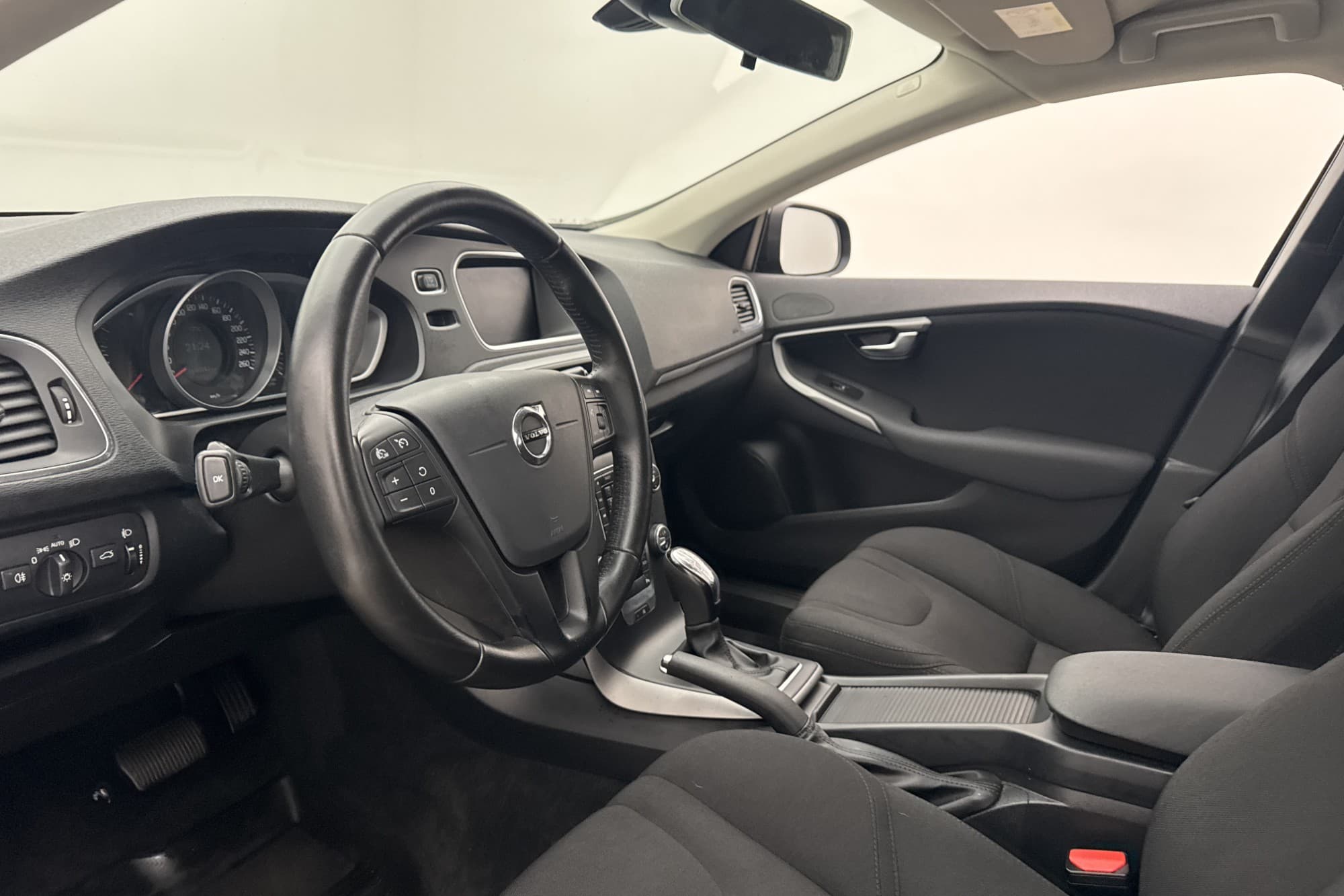 Volvo V40 D2 Geartronic 120hk Kinetic P-Sensorer Bluetooth