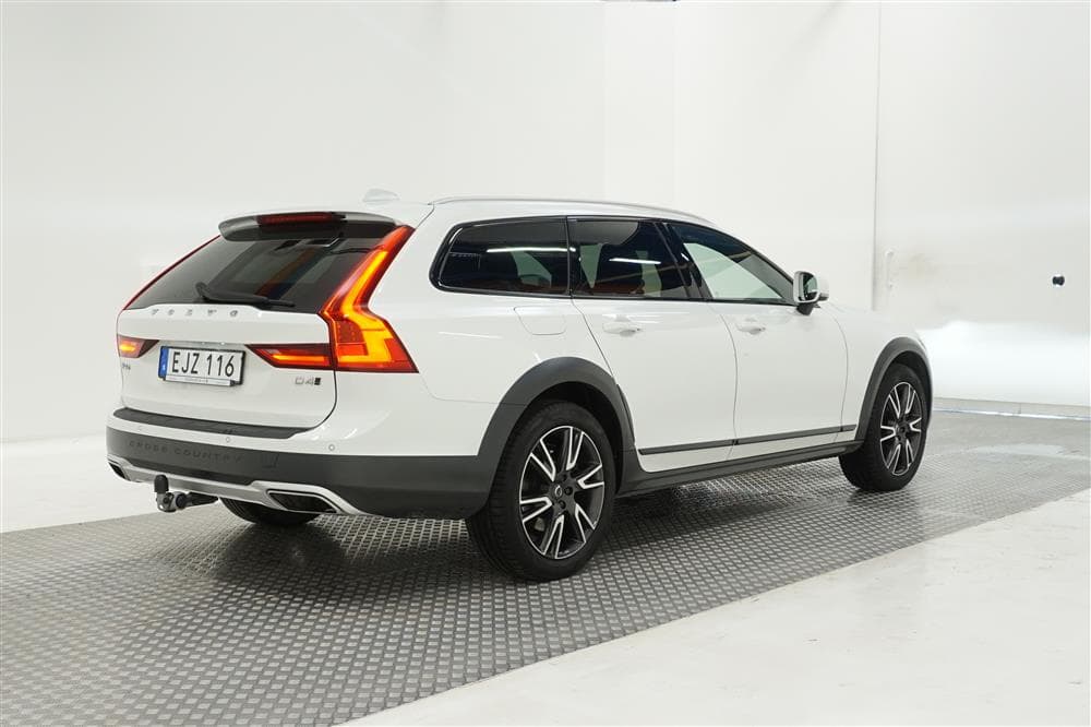 Volvo V90 Cross Country D4 AWD Pro VOC Värmare Navi Drag