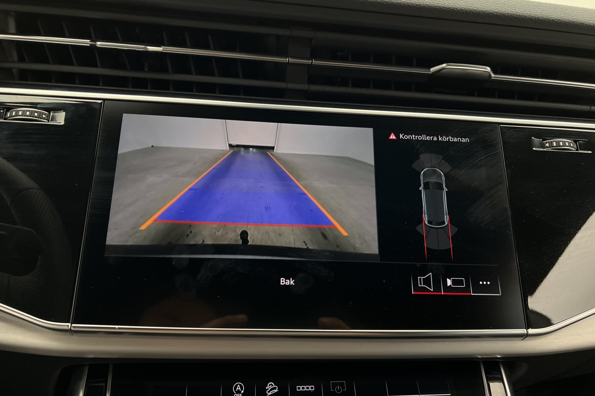 Audi Q8 50 TDI Quattro 286hk S-Line Cockpit Luft Drag MOMS