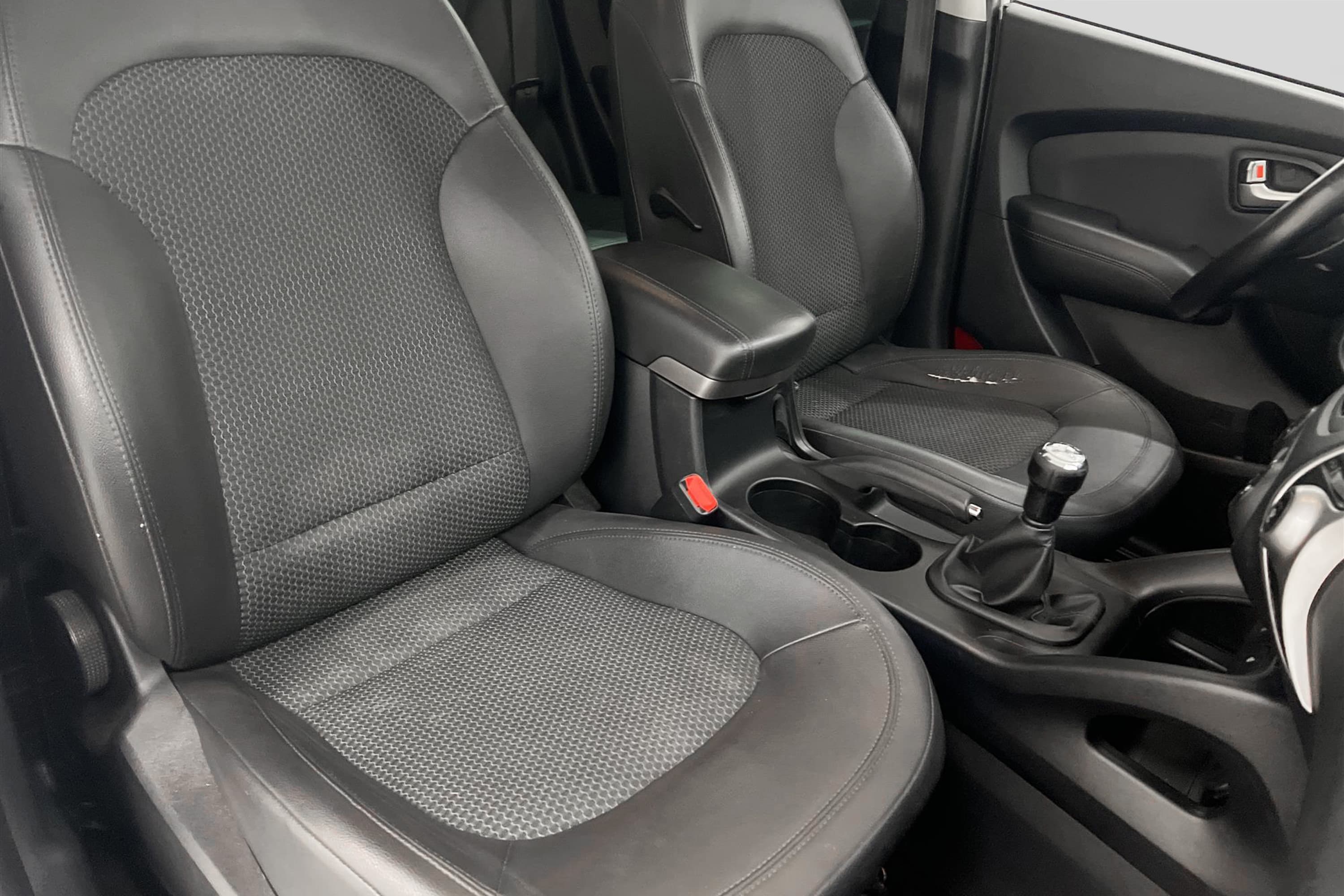 Hyundai ix35 2.0 163hk Nyservad Dragkrok P-Sensor